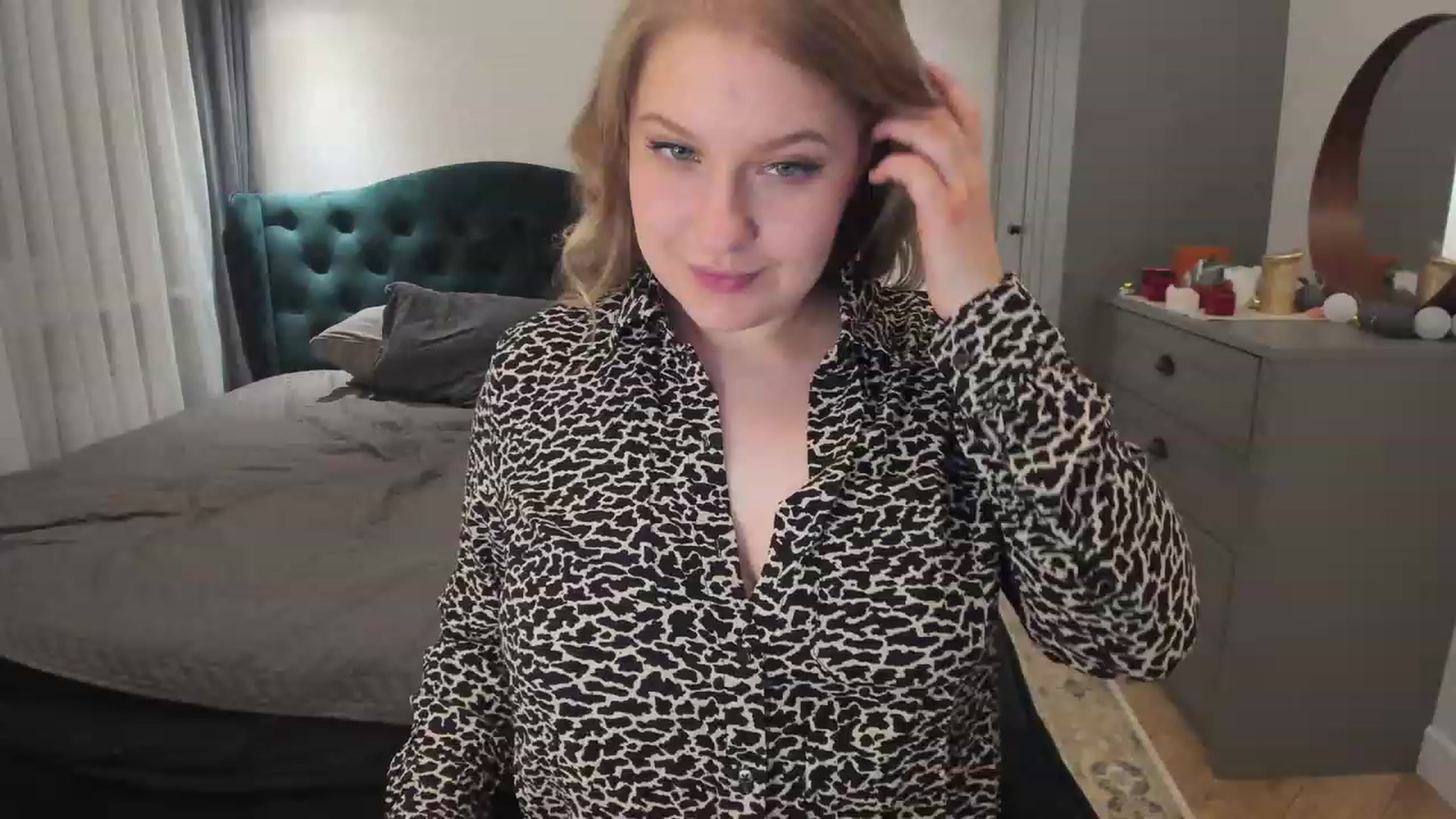 Gallery image thumbnail from SensualAdict's myfreecams stream on, 12/27/2022, 18:27 image 17 of 20