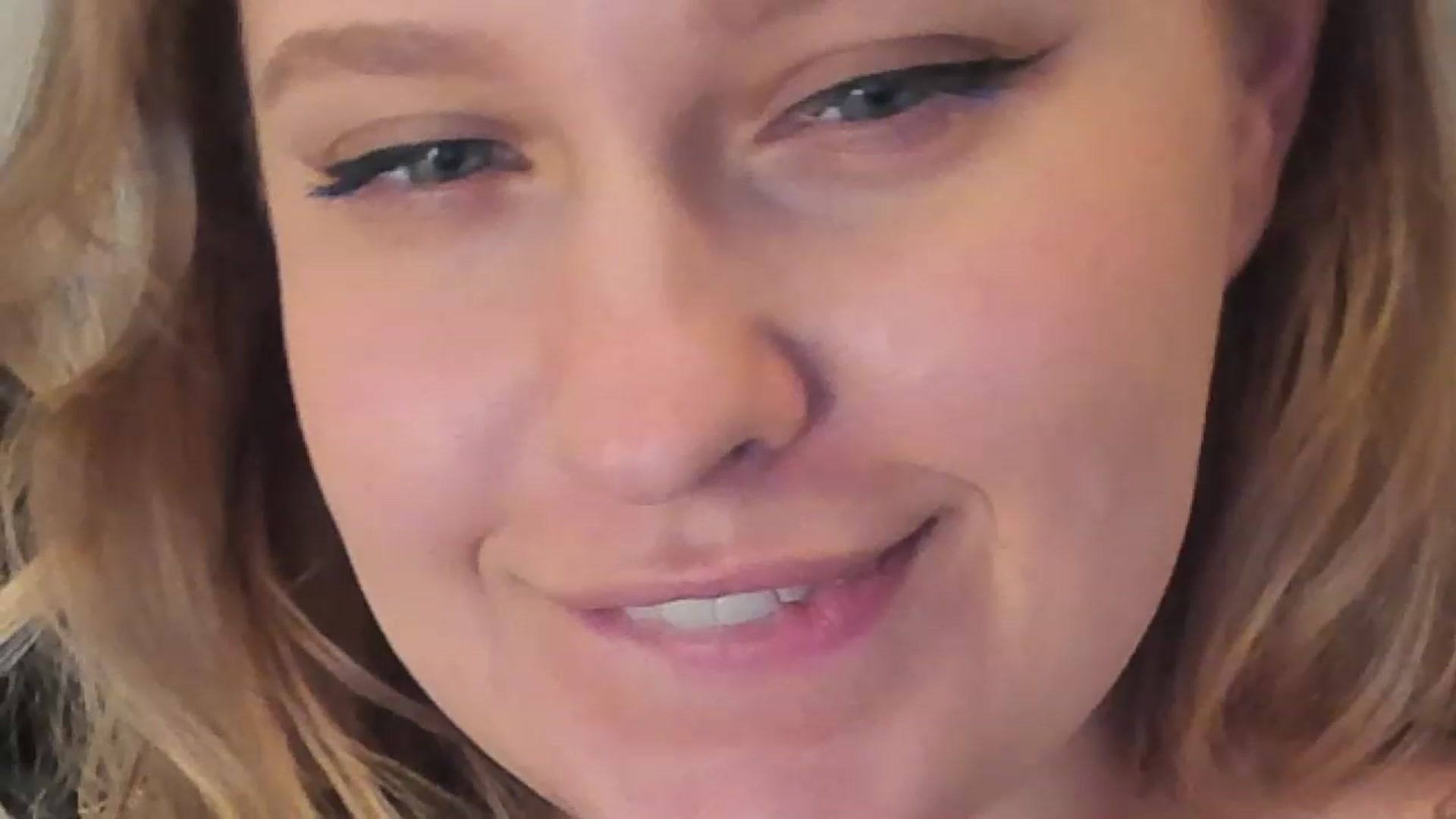 Gallery image thumbnail from SensualAdict's myfreecams stream on, 12/27/2022, 19:27 image 15 of 20