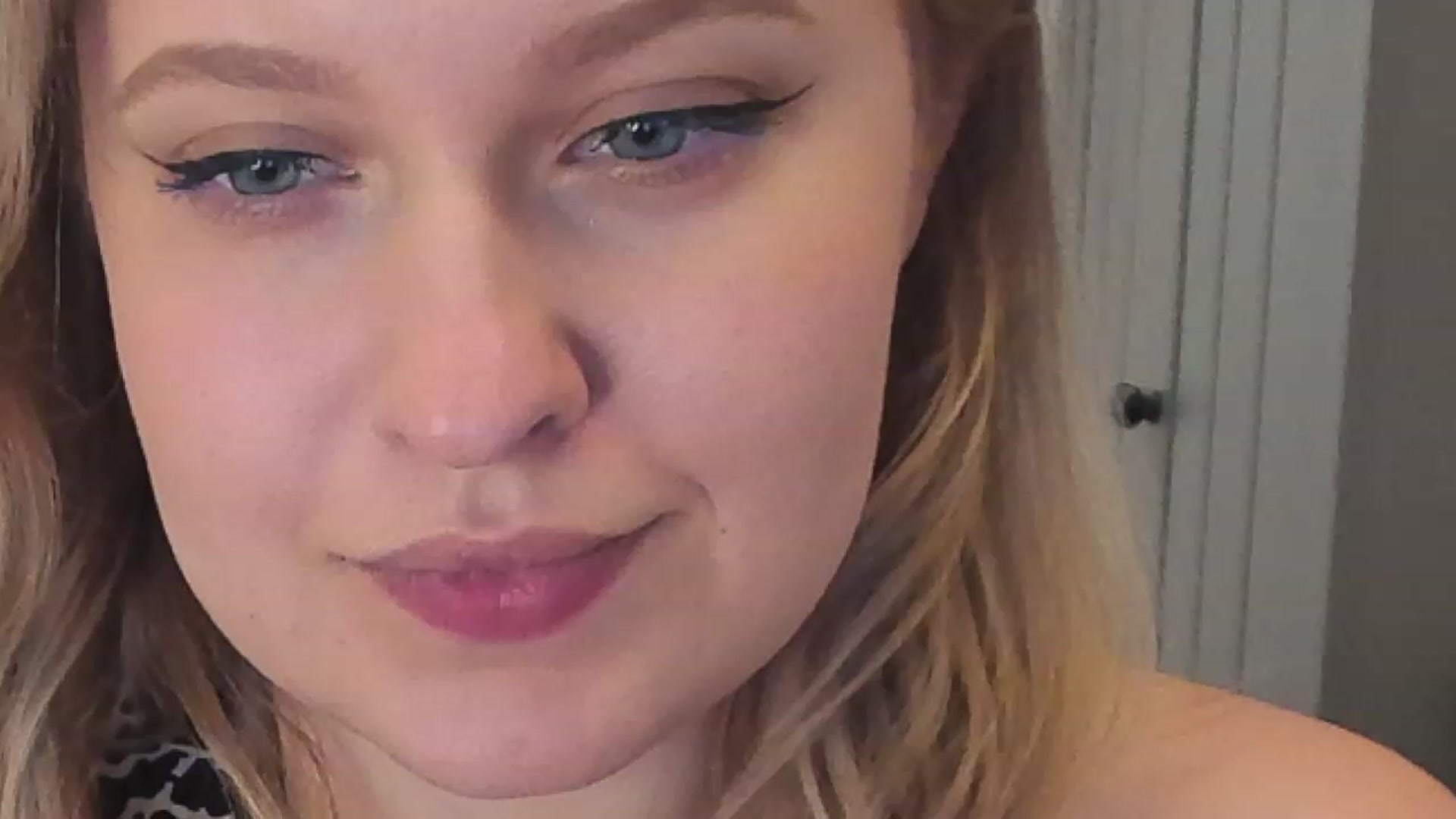 Gallery image thumbnail from SensualAdict's myfreecams stream on, 12/27/2022, 19:27 image 11 of 20