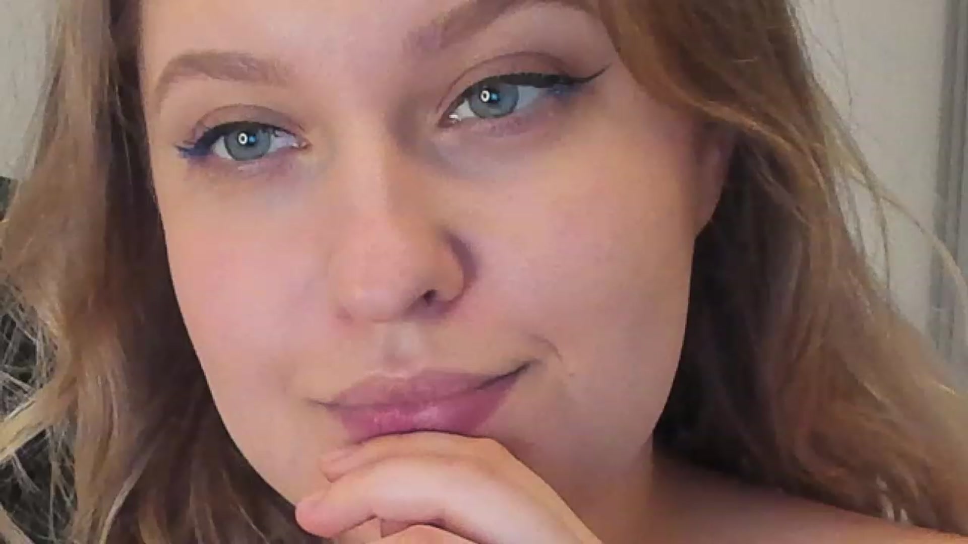 Gallery image thumbnail from SensualAdict's myfreecams stream on, 12/27/2022, 19:27 image 12 of 20