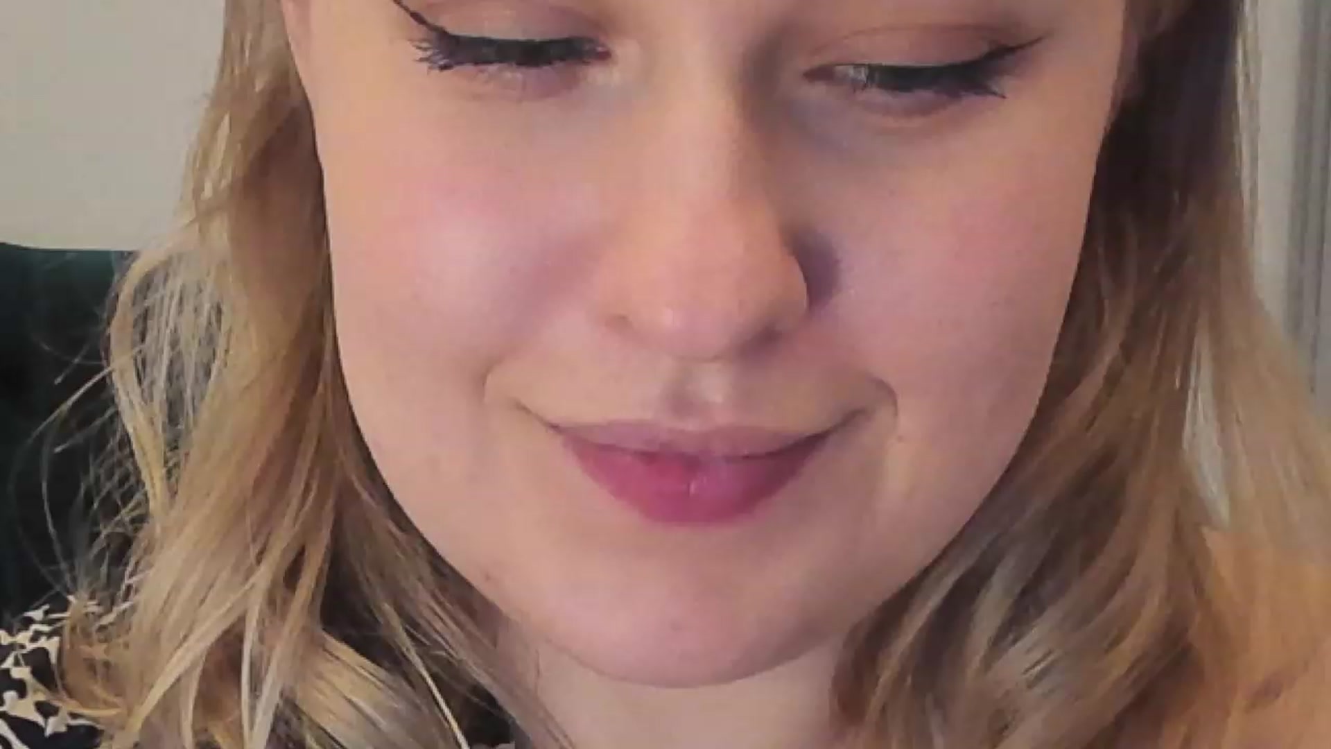 Gallery image thumbnail from SensualAdict's myfreecams stream on, 12/27/2022, 19:27 image 19 of 20