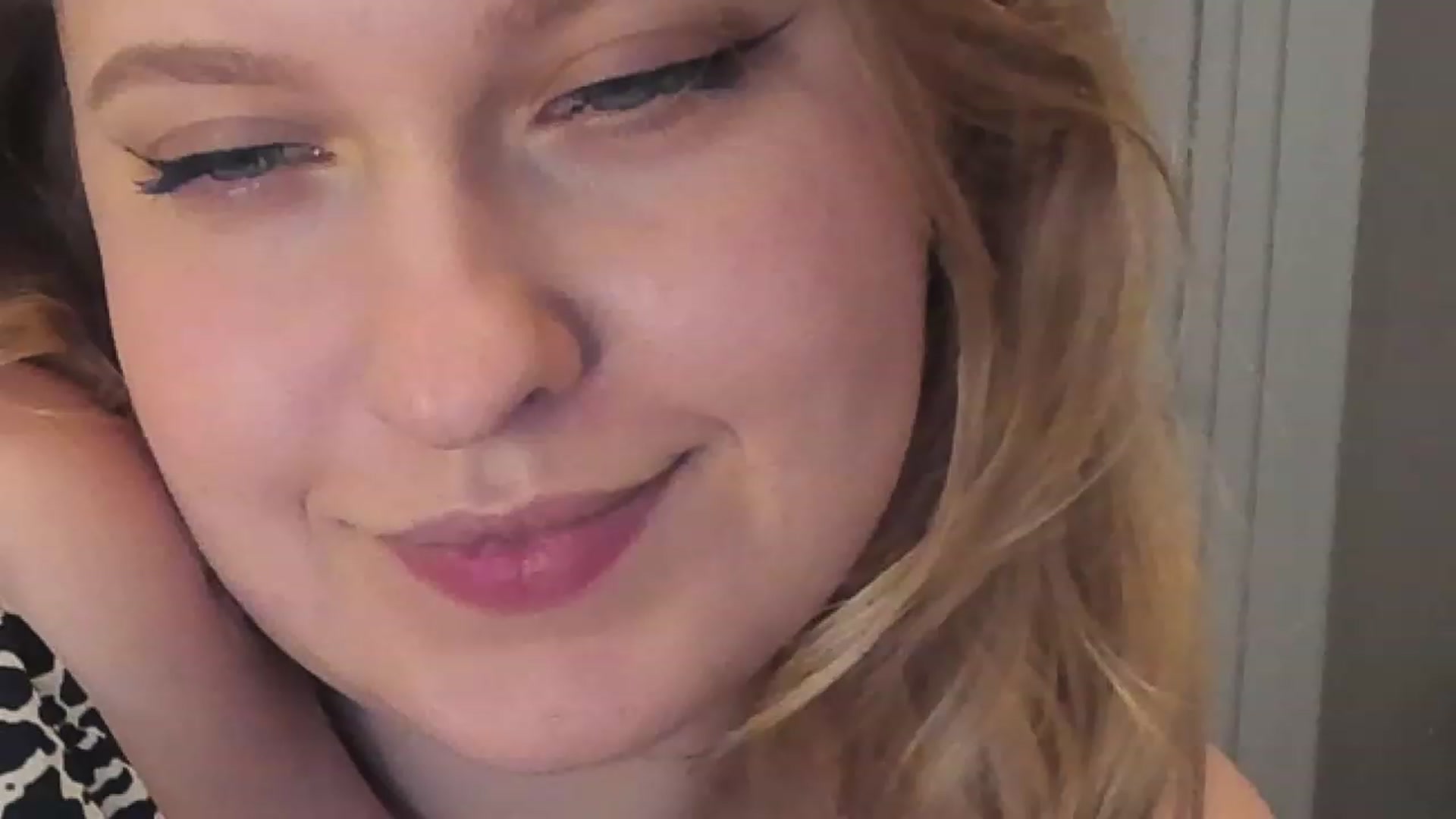 Gallery image thumbnail from SensualAdict's myfreecams stream on, 12/27/2022, 19:27 image 6 of 20