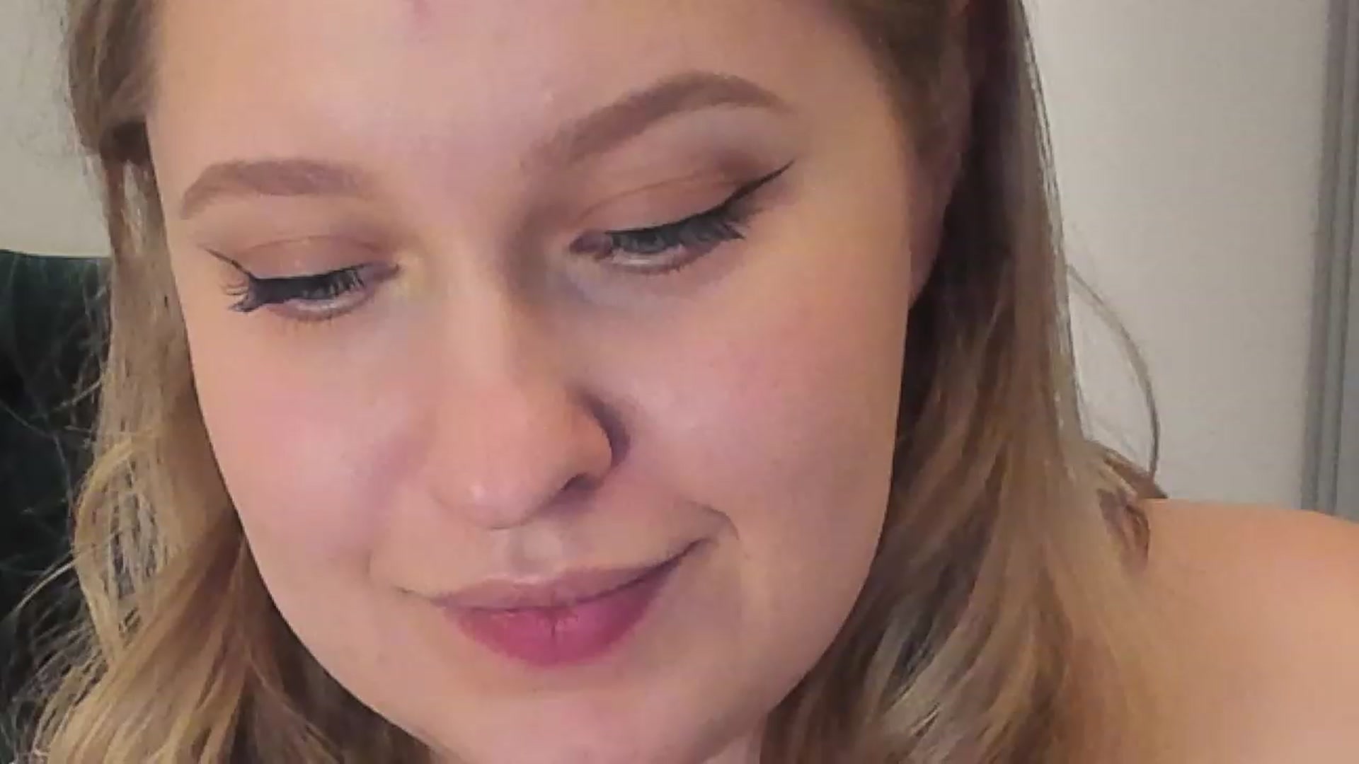 Gallery image thumbnail from SensualAdict's myfreecams stream on, 12/27/2022, 19:27 image 20 of 20