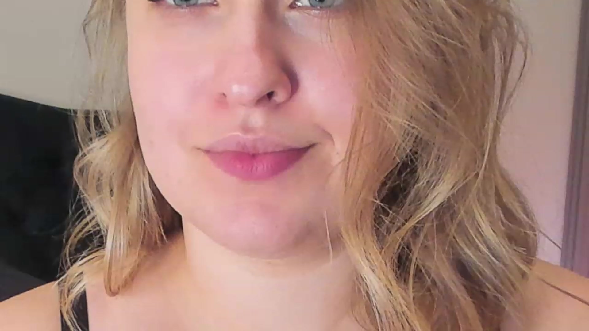 Gallery image thumbnail from SensualAdict's myfreecams stream on, 12/28/2022, 18:03 image 17 of 20