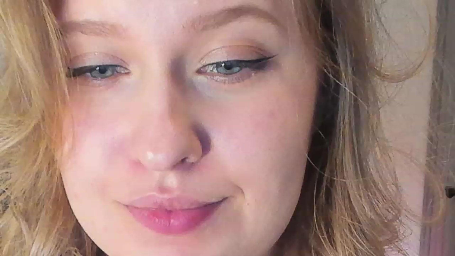 Gallery image thumbnail from SensualAdict's myfreecams stream on, 12/28/2022, 18:03 image 12 of 20