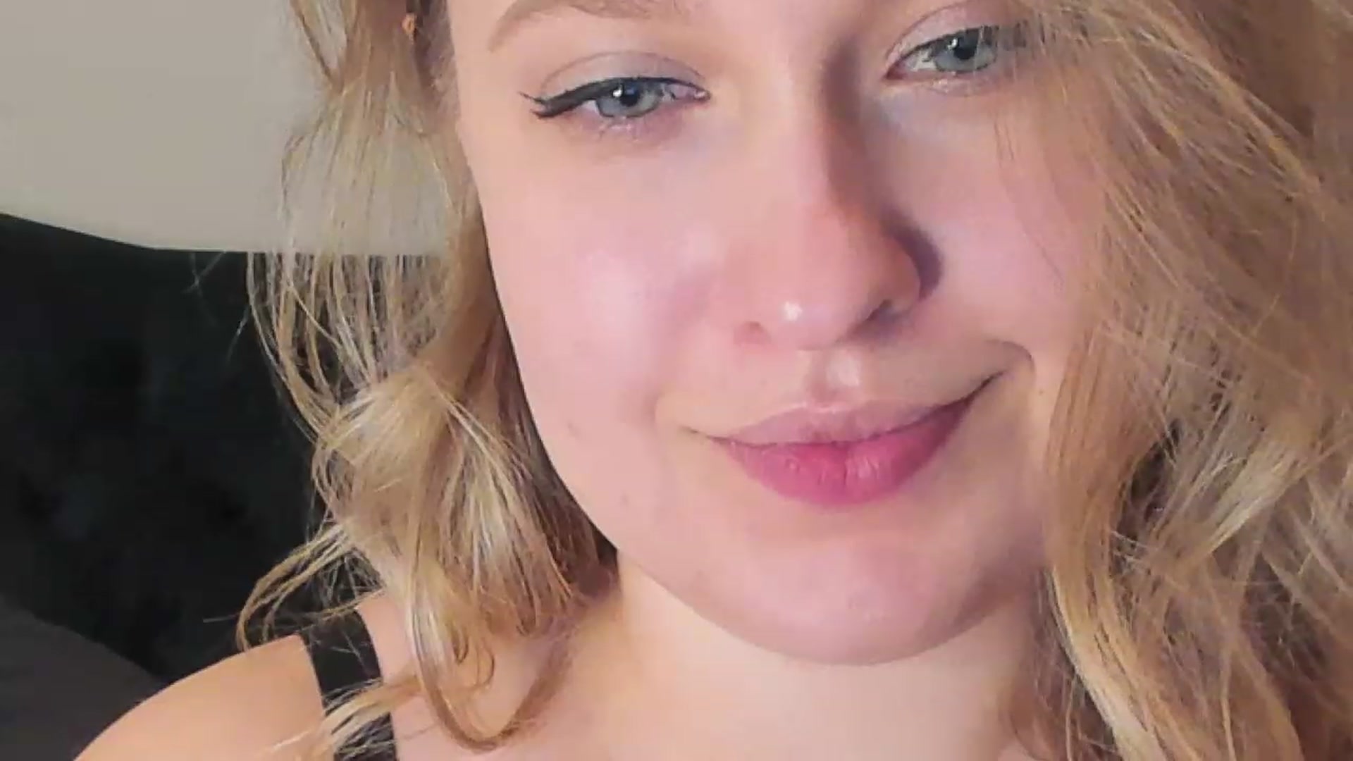 Gallery image thumbnail from SensualAdict's myfreecams stream on, 12/28/2022, 18:03 image 19 of 20