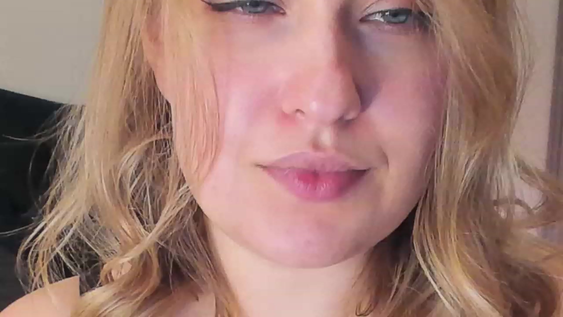 Gallery image thumbnail from SensualAdict's myfreecams stream on, 12/28/2022, 18:30 image 10 of 20