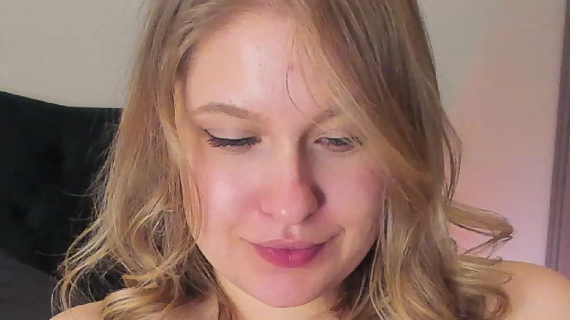 Gallery image thumbnail from SensualAdict's myfreecams stream on, 12/28/2022, 18:30 image 9 of 20