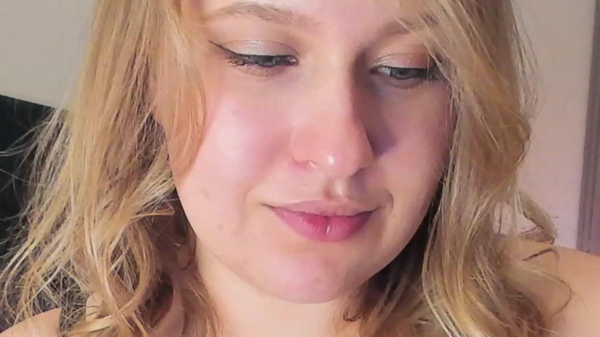 Gallery image thumbnail from SensualAdict's myfreecams stream on, 12/28/2022, 18:30 image 11 of 20
