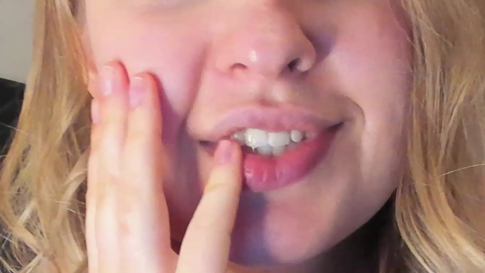 Gallery image thumbnail from SensualAdict's myfreecams stream on, 12/28/2022, 18:30 image 18 of 20