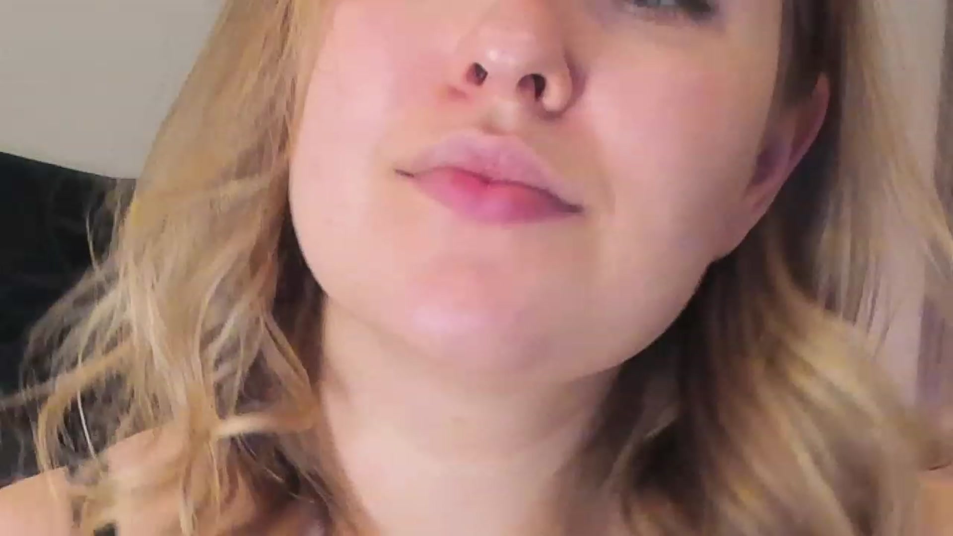 Gallery image thumbnail from SensualAdict's myfreecams stream on, 12/28/2022, 18:30 image 7 of 20