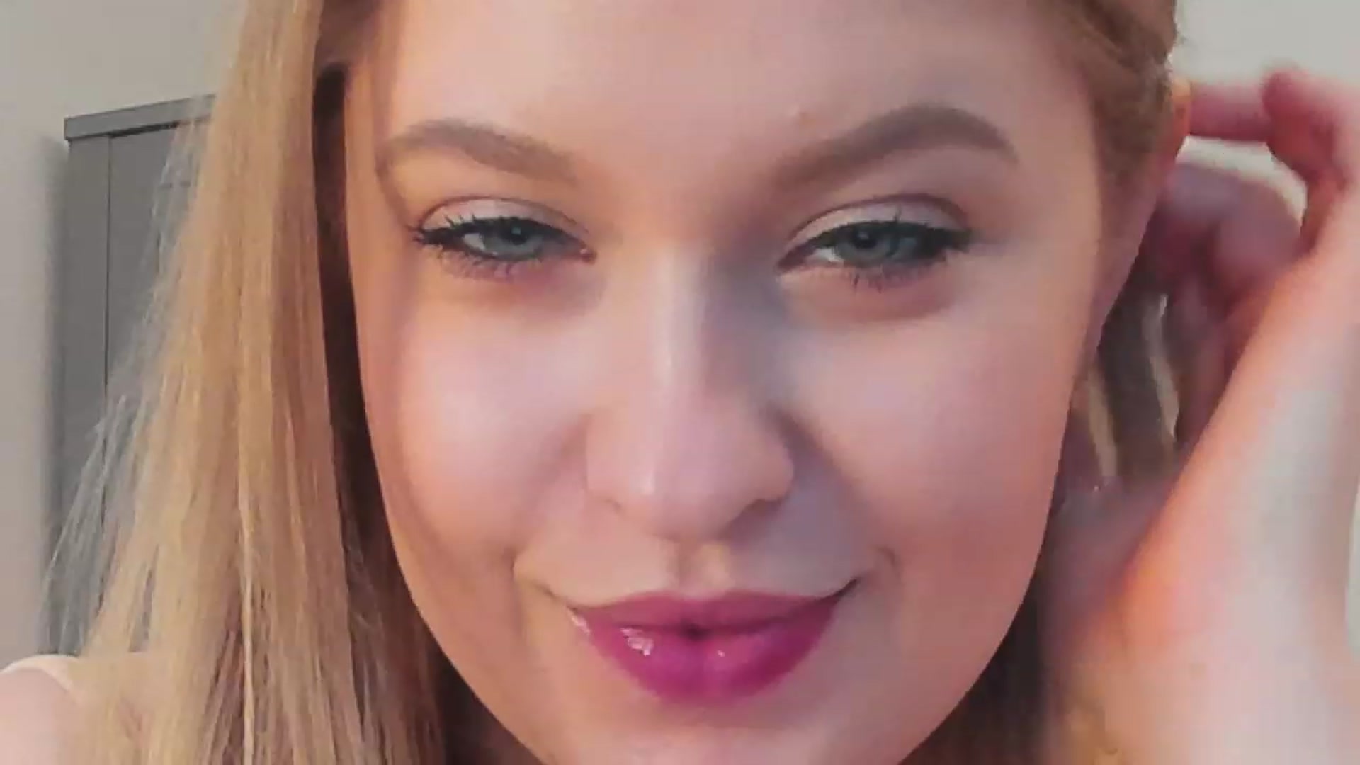 Gallery image thumbnail from SensualAdict's myfreecams stream on, 12/31/2022, 12:21 image 11 of 20