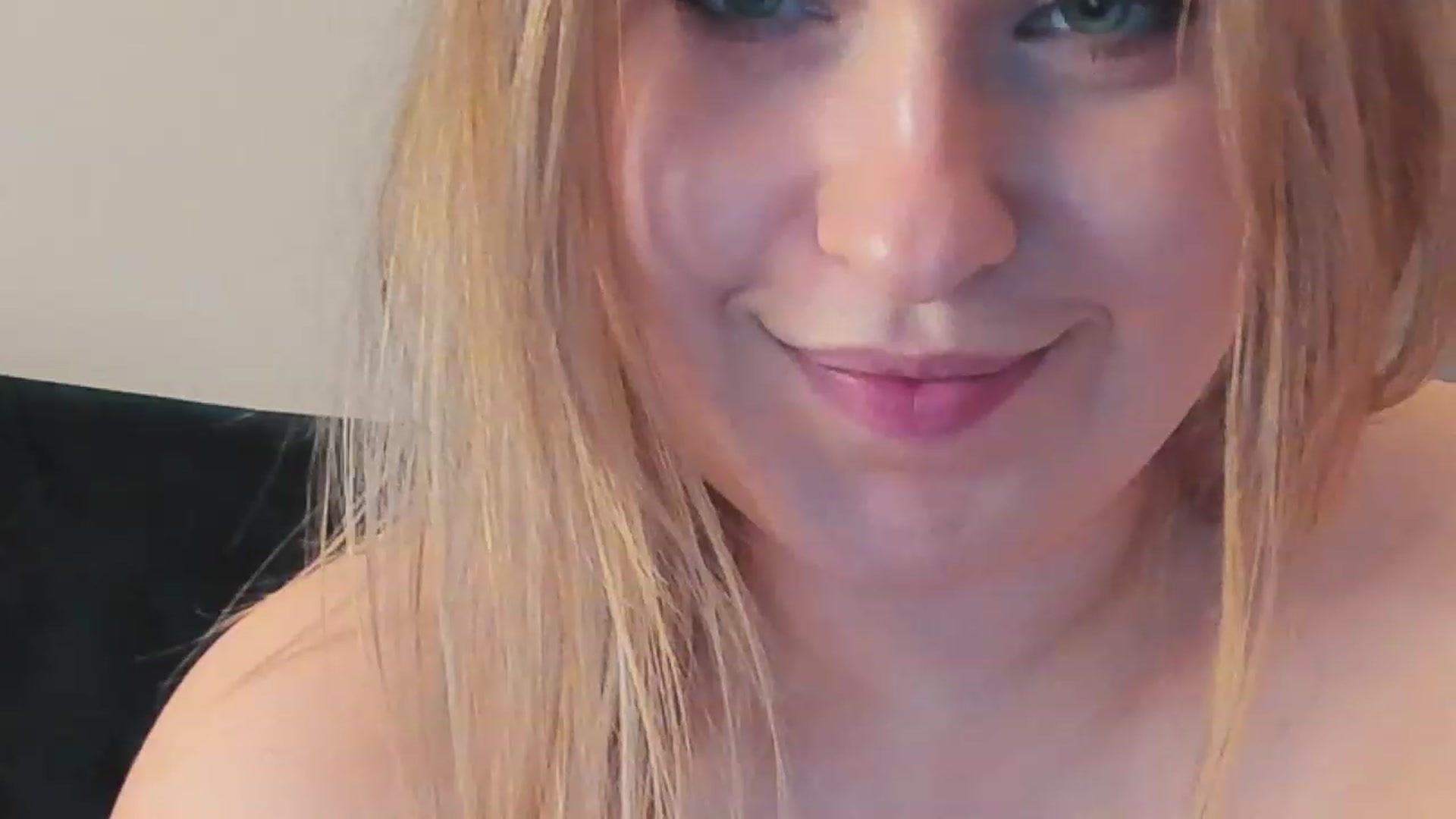 Gallery image thumbnail from SensualAdict's myfreecams stream on, 12/31/2022, 15:10 image 15 of 20