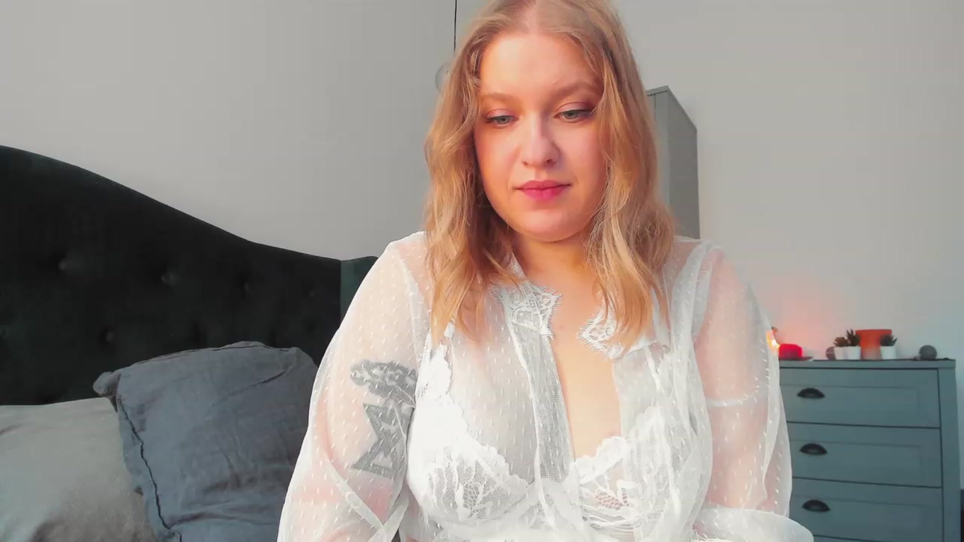 Gallery image thumbnail from SensualAdict's myfreecams stream on, 01/01/2023, 10:50 image 5 of 20