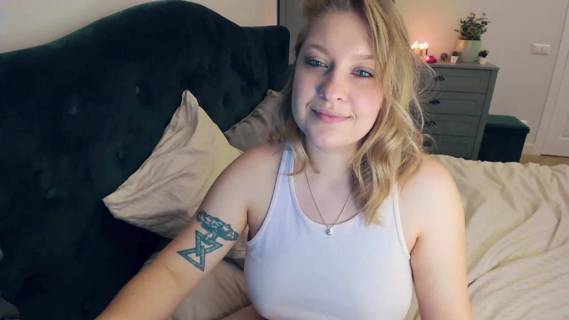 Gallery image thumbnail from SensualAdict's myfreecams stream on, 01/05/2023, 14:38 image 18 of 20