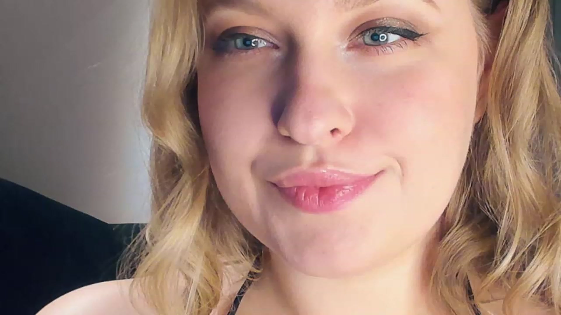 Gallery image thumbnail from SensualAdict's myfreecams stream on, 01/10/2023, 15:49 image 10 of 20