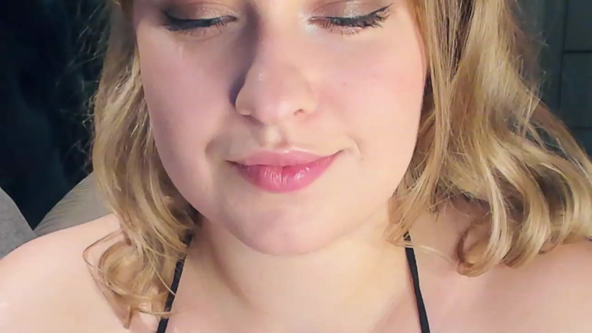 Gallery image thumbnail from SensualAdict's myfreecams stream on, 01/10/2023, 15:49 image 17 of 20