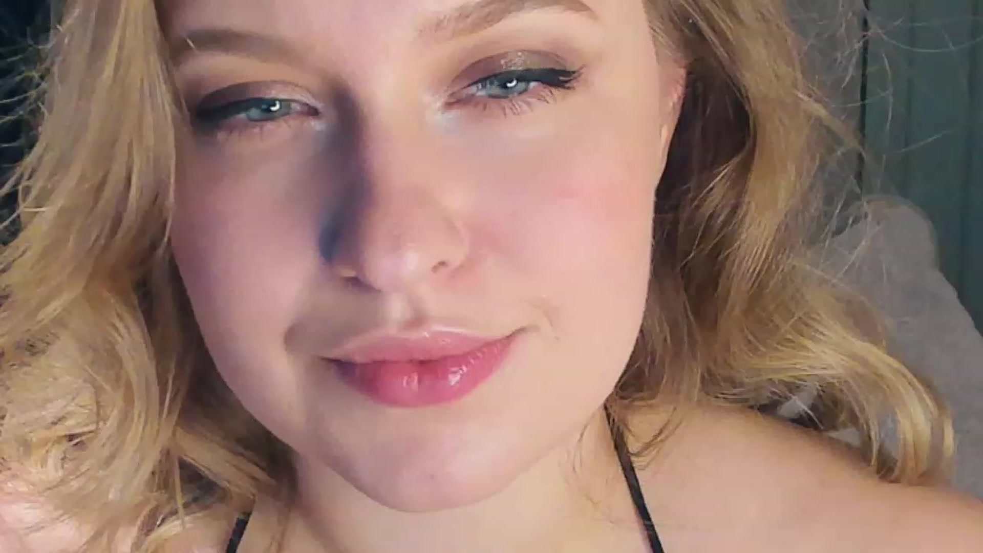 Gallery image thumbnail from SensualAdict's myfreecams stream on, 01/10/2023, 16:24 image 6 of 20