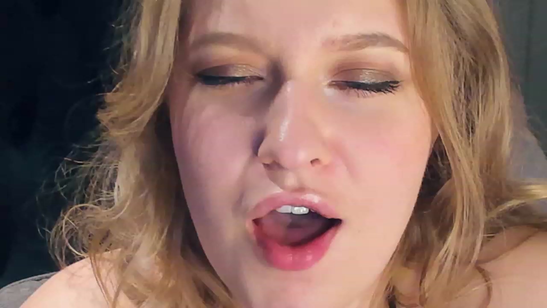 Gallery image thumbnail from SensualAdict's myfreecams stream on, 01/10/2023, 17:06 image 16 of 20