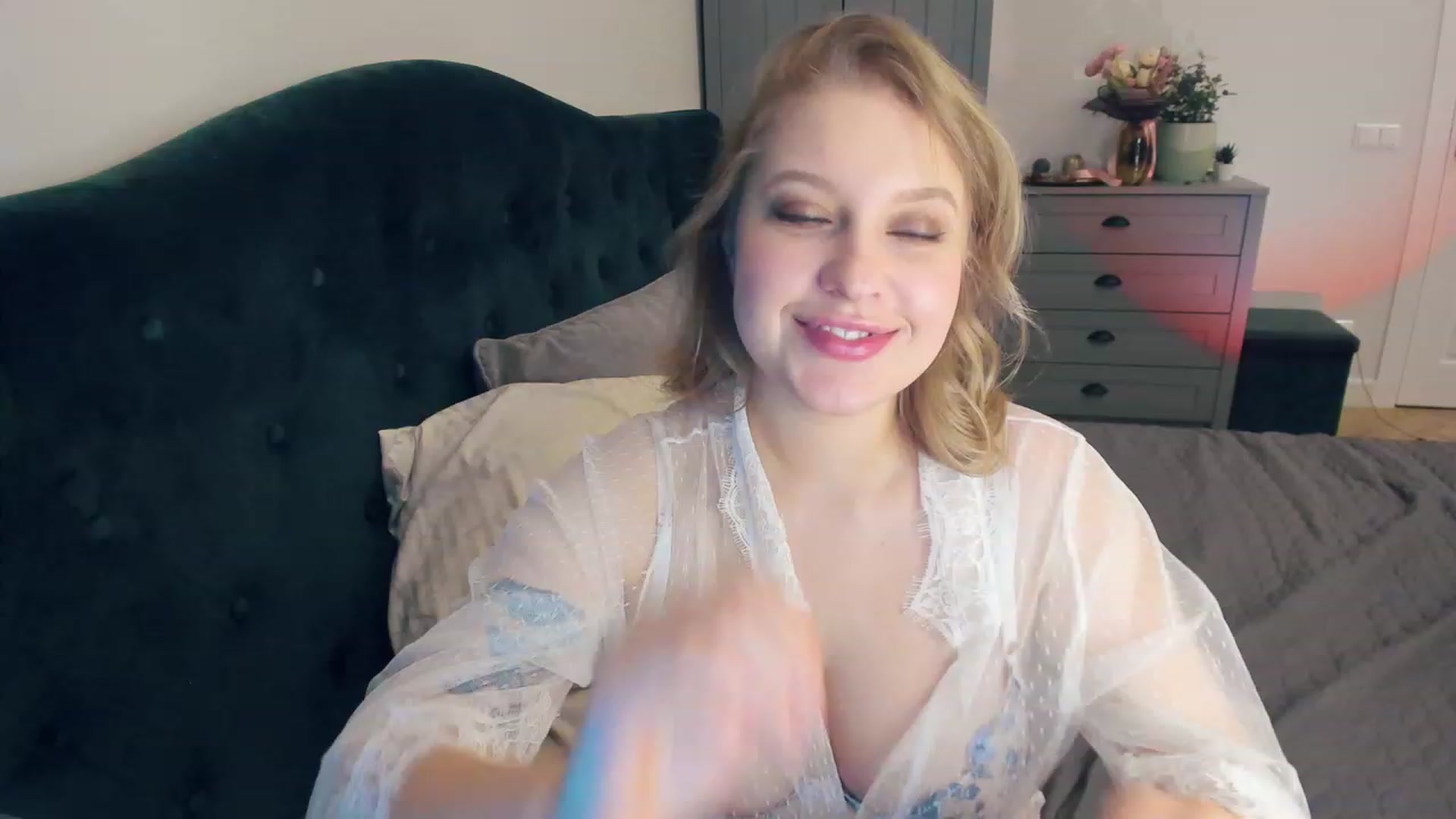 Gallery image thumbnail from SensualAdict's myfreecams stream on, 01/13/2023, 15:12 image 17 of 20