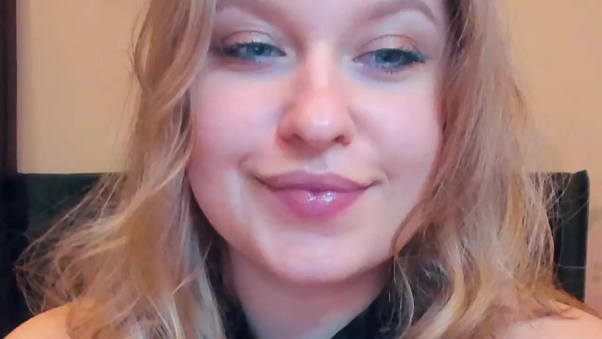 Gallery image thumbnail from SensualAdict's myfreecams stream on, 01/18/2023, 18:49 image 4 of 20