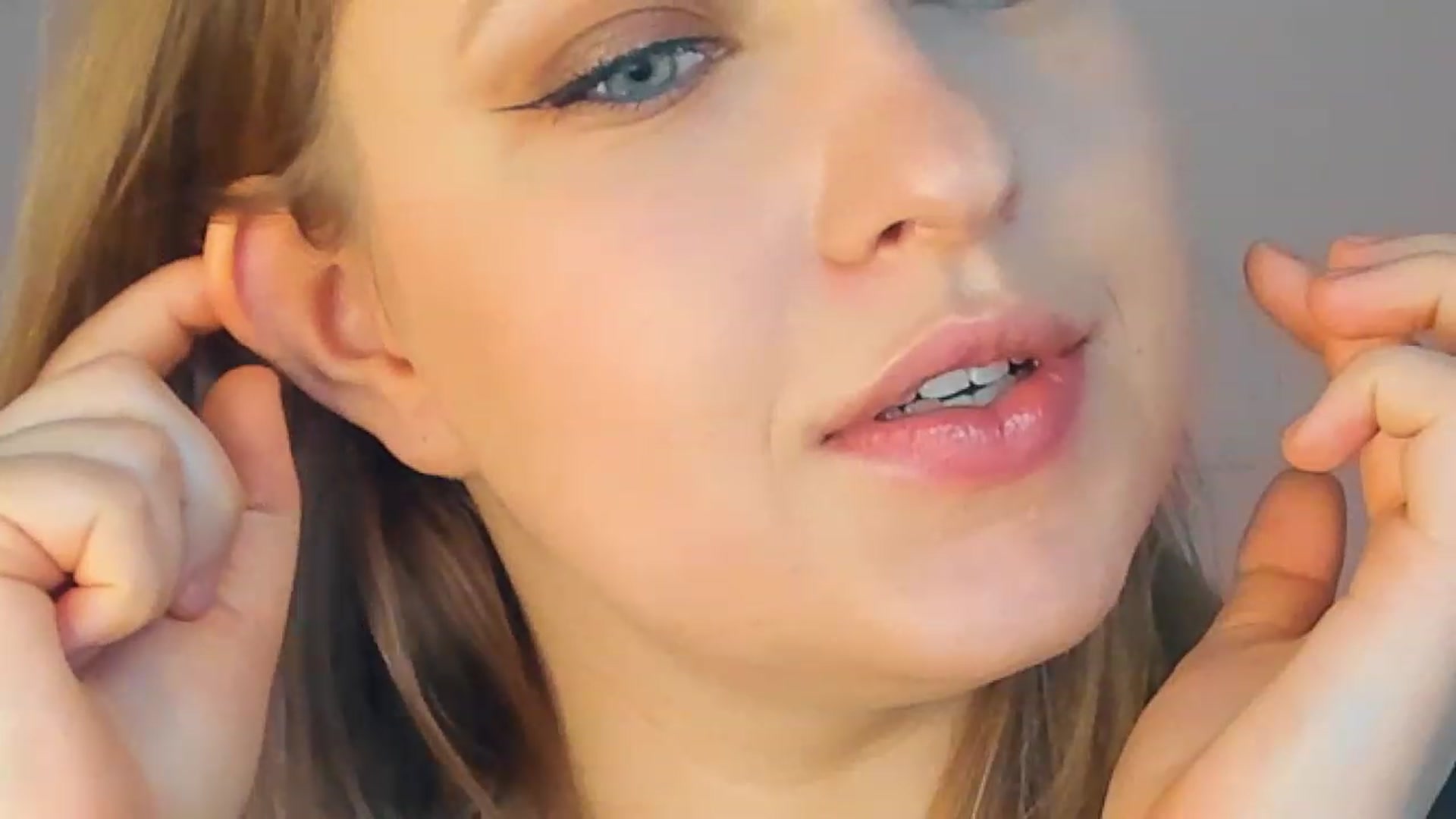 Gallery image thumbnail from SensualAdict's myfreecams stream on, 01/21/2023, 13:31 image 18 of 20