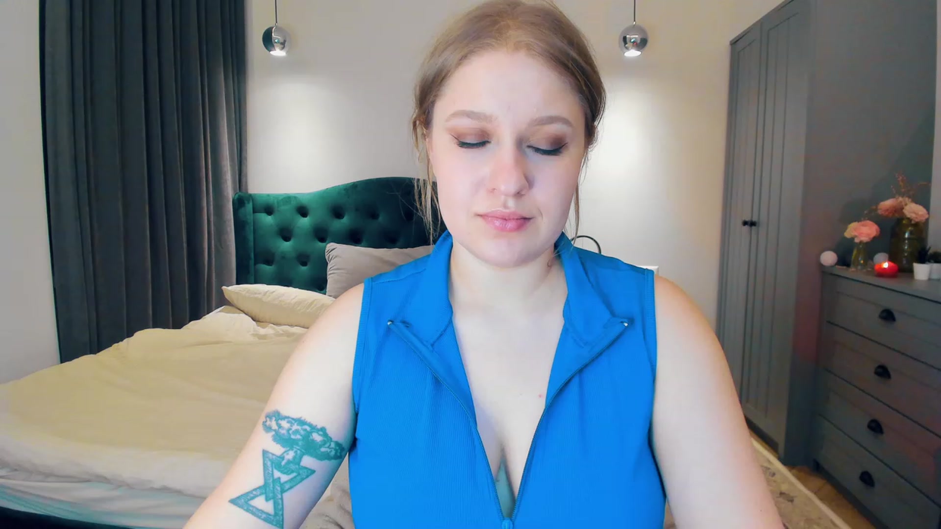 Gallery image thumbnail from SensualAdict's myfreecams stream on, 01/21/2023, 18:16 image 10 of 20
