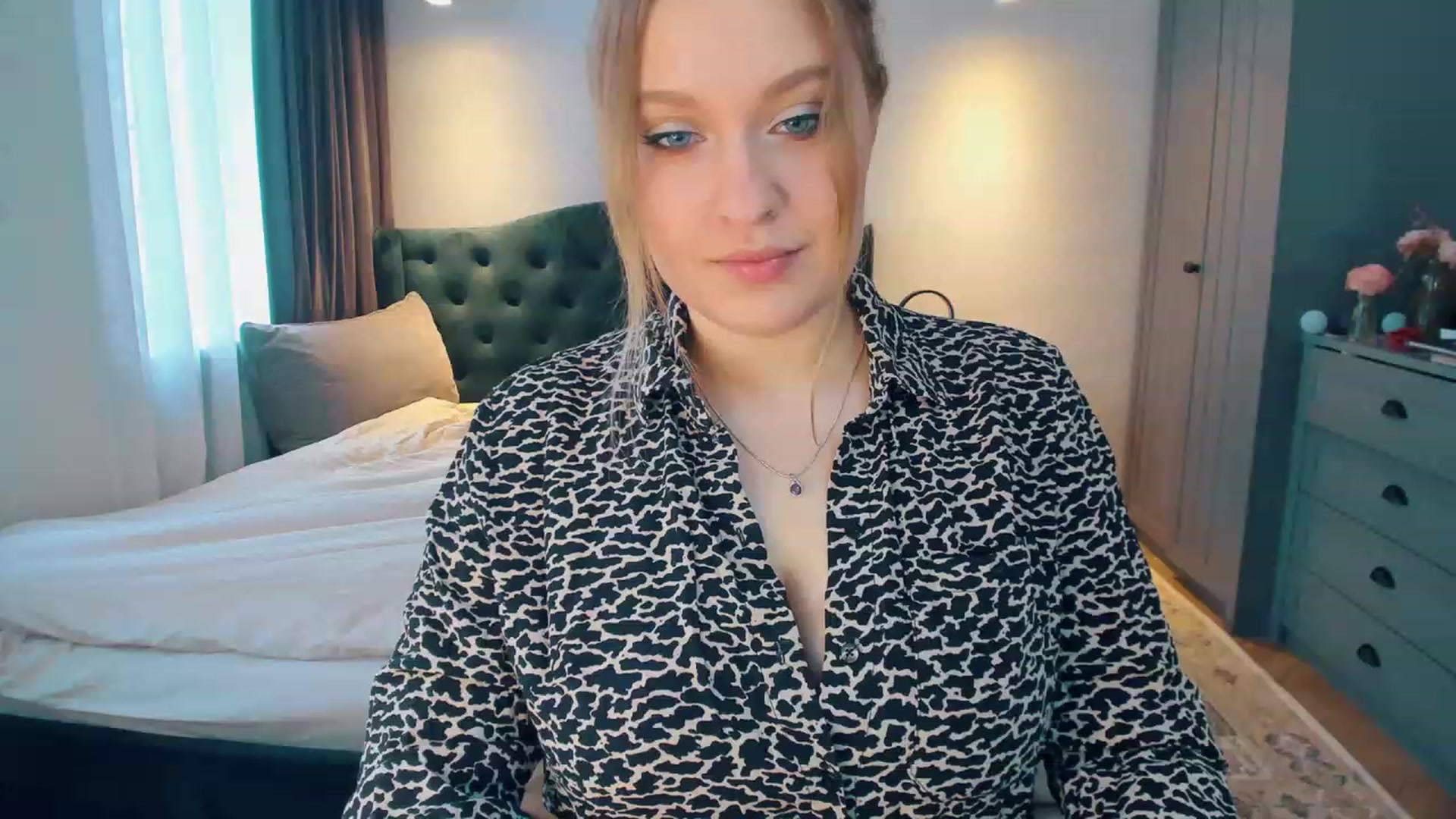 Gallery image thumbnail from SensualAdict's myfreecams stream on, 01/23/2023, 10:33 image 2 of 20