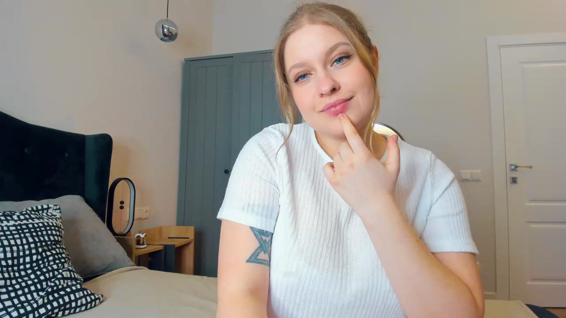 Gallery image thumbnail from SensualAdict's myfreecams stream on, 01/28/2023, 14:58 image 7 of 20