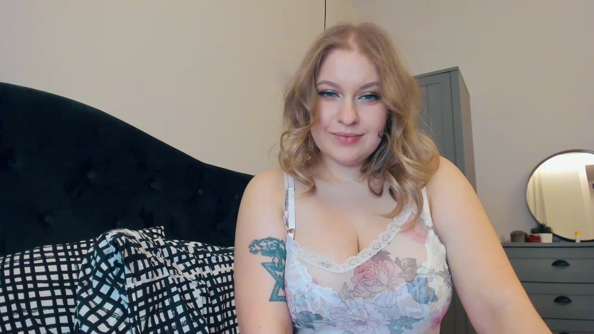 Gallery image thumbnail from SensualAdict's myfreecams stream on, 01/29/2023, 15:38 image 17 of 20