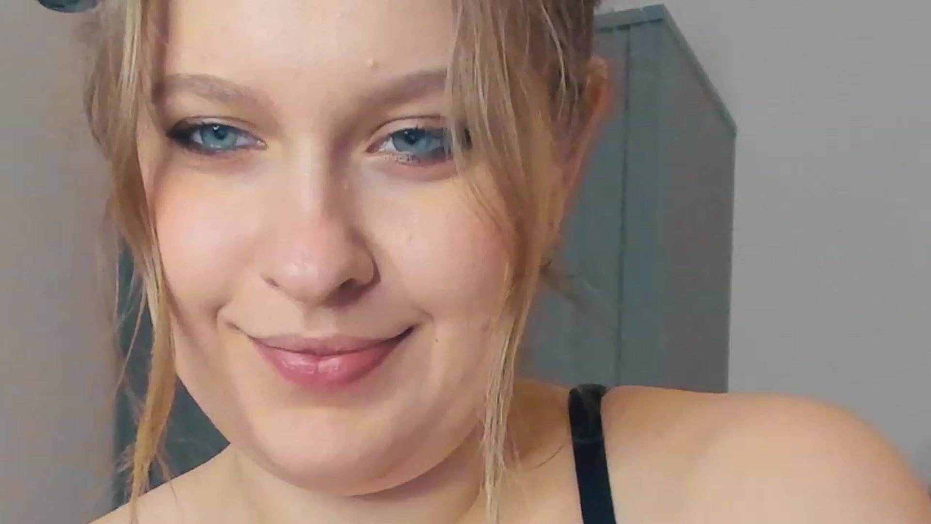 Gallery image thumbnail from SensualAdict's myfreecams stream on, 01/30/2023, 14:13 image 9 of 20
