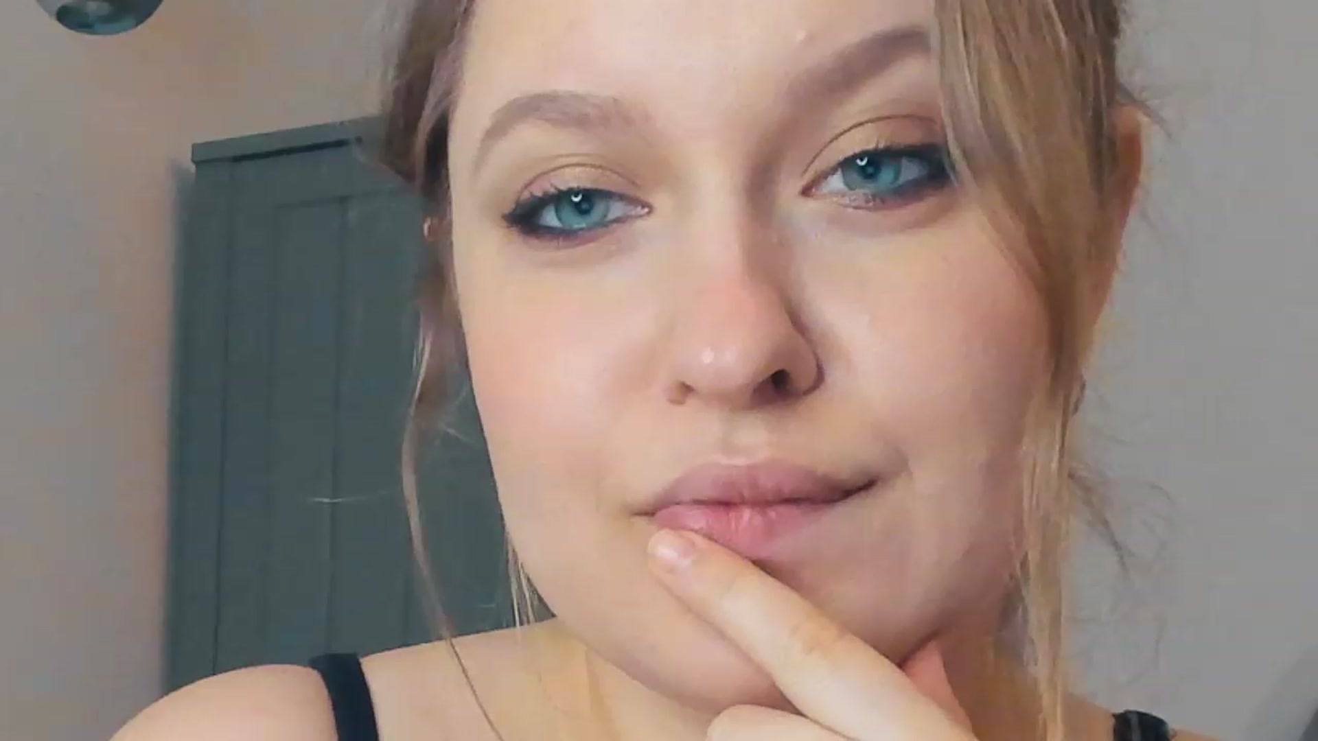 Gallery image thumbnail from SensualAdict's myfreecams stream on, 01/30/2023, 14:13 image 13 of 20
