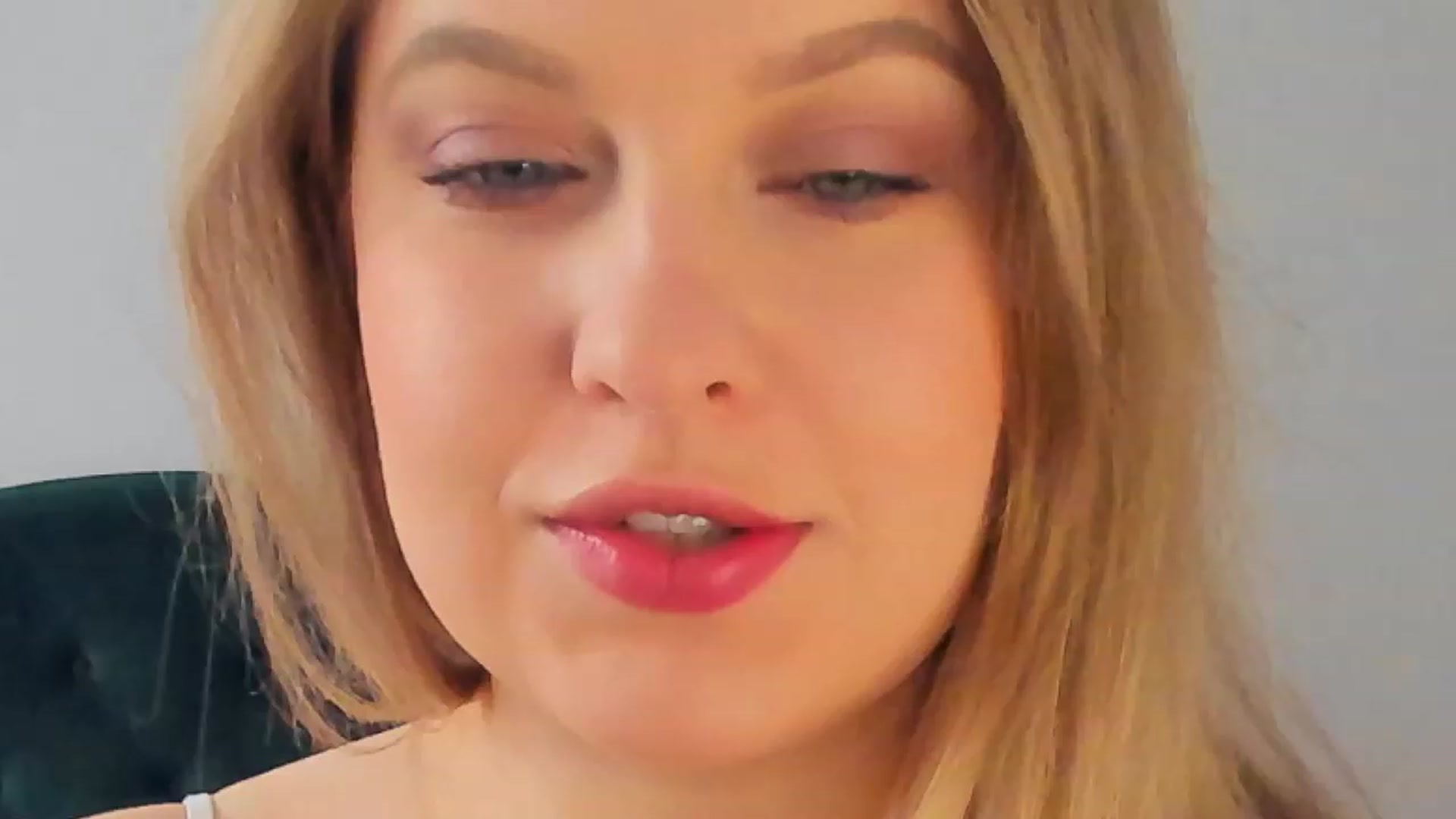 Gallery image thumbnail from SensualAdict's myfreecams stream on, 02/05/2023, 08:11 image 3 of 20