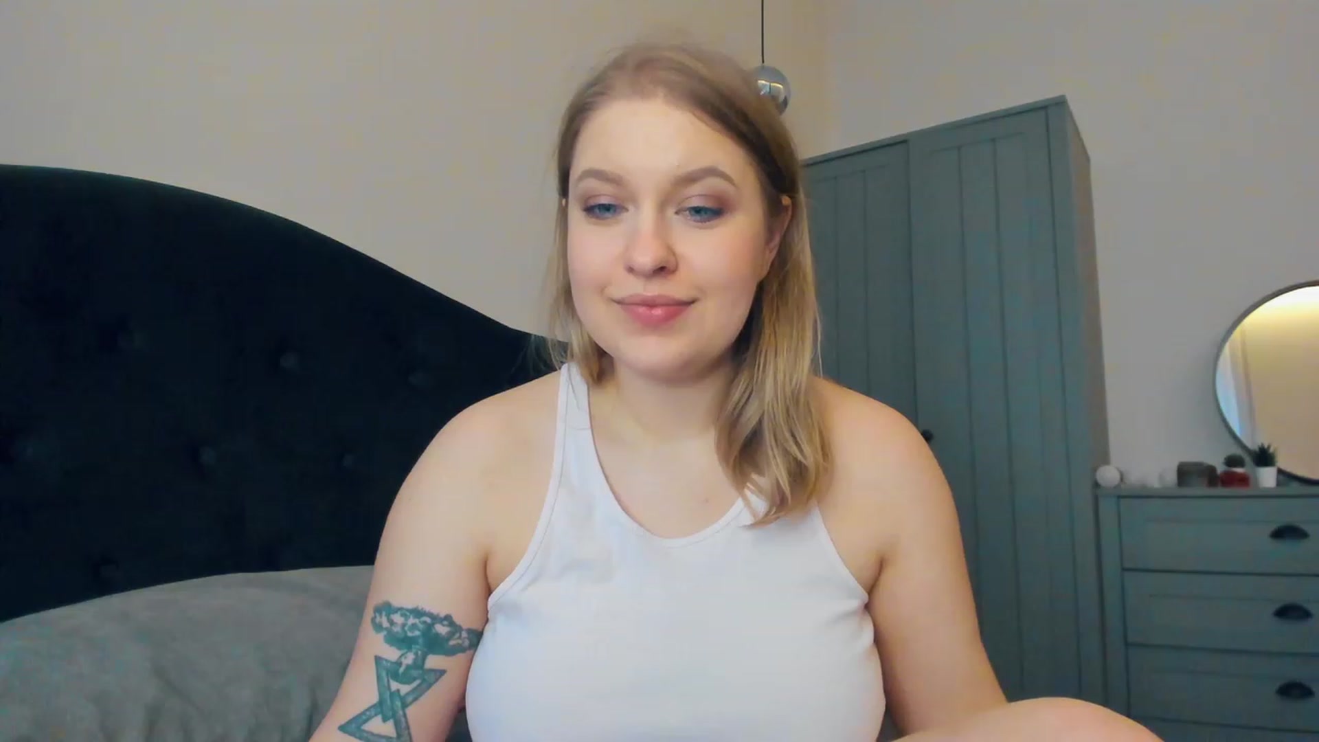 Gallery image thumbnail from SensualAdict's myfreecams stream on, 02/05/2023, 14:00 image 16 of 20