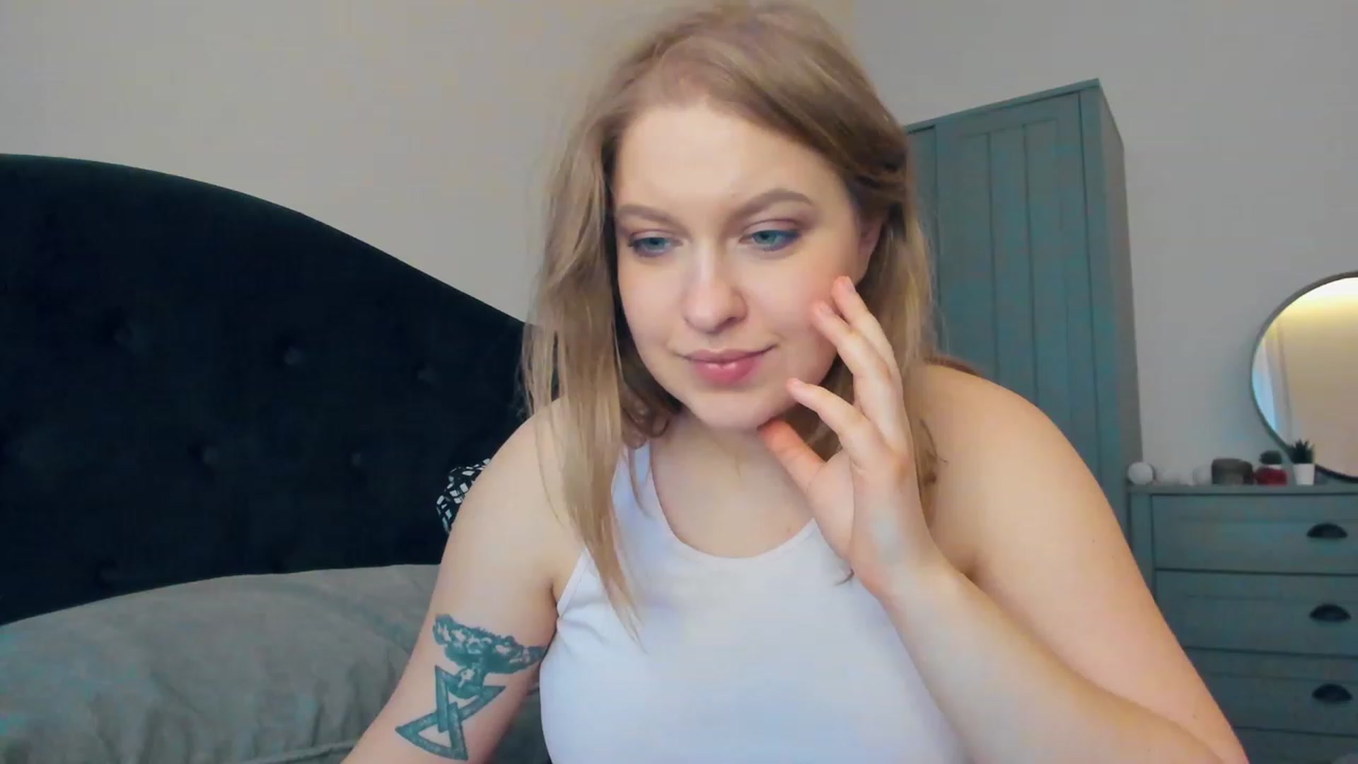 Gallery image thumbnail from SensualAdict's myfreecams stream on, 02/05/2023, 14:00 image 4 of 20