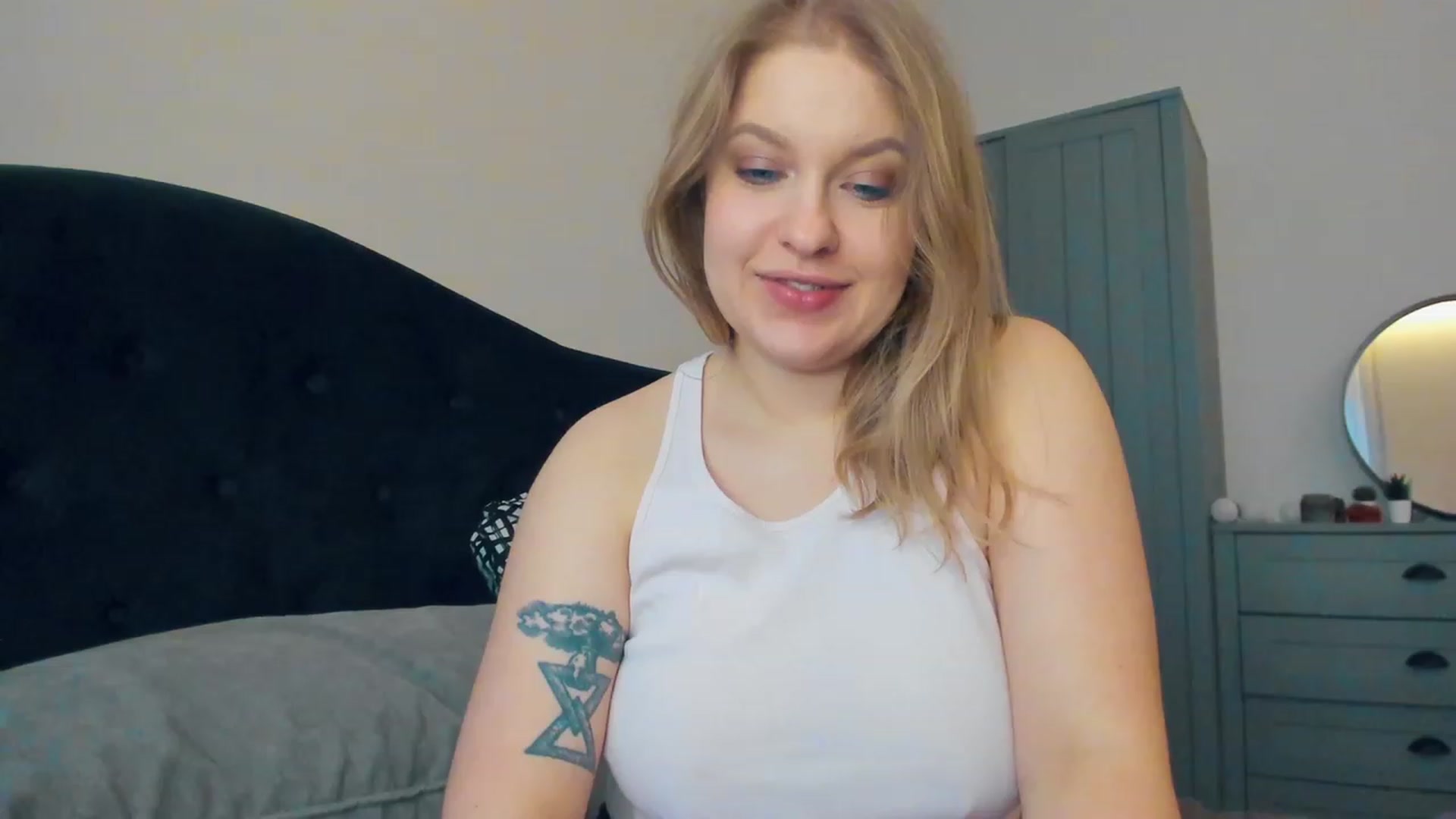 Gallery image thumbnail from SensualAdict's myfreecams stream on, 02/05/2023, 14:00 image 12 of 20