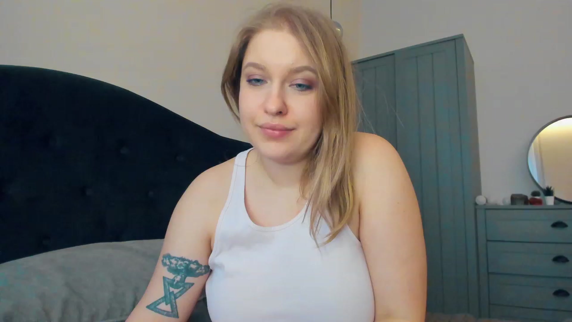 Gallery image thumbnail from SensualAdict's myfreecams stream on, 02/05/2023, 14:00 image 10 of 20