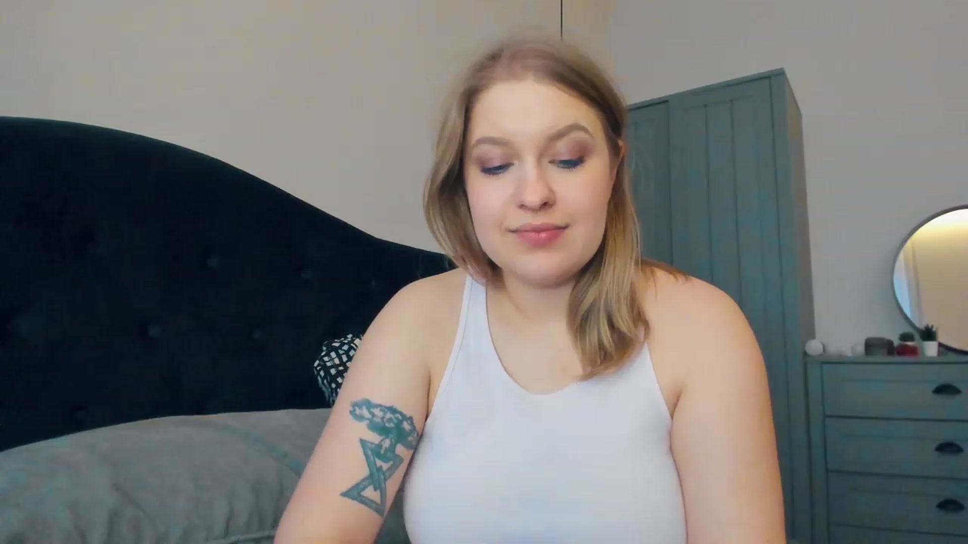 Gallery image thumbnail from SensualAdict's myfreecams stream on, 02/05/2023, 14:00 image 13 of 20