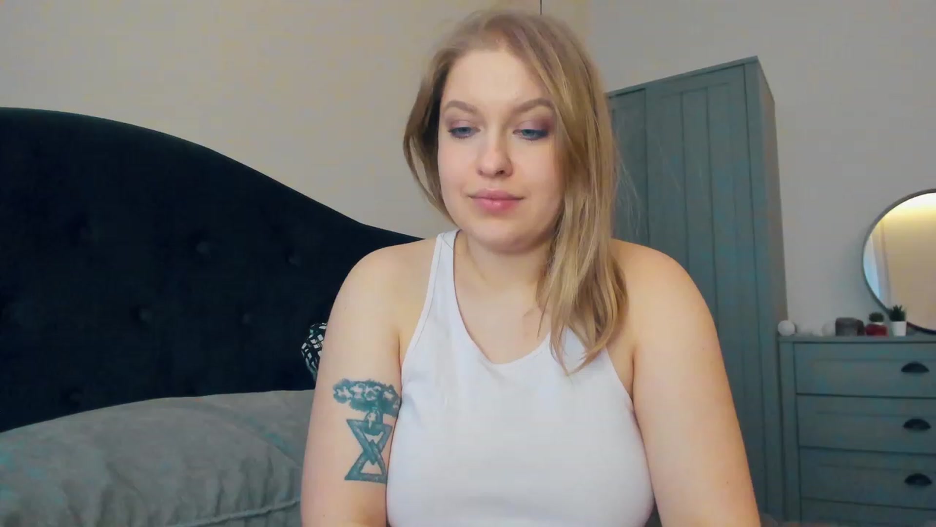 Gallery image thumbnail from SensualAdict's myfreecams stream on, 02/05/2023, 14:00 image 11 of 20