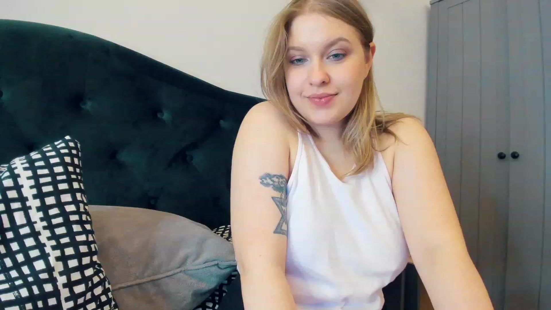 Gallery image thumbnail from SensualAdict's myfreecams stream on, 02/05/2023, 16:21 image 18 of 20