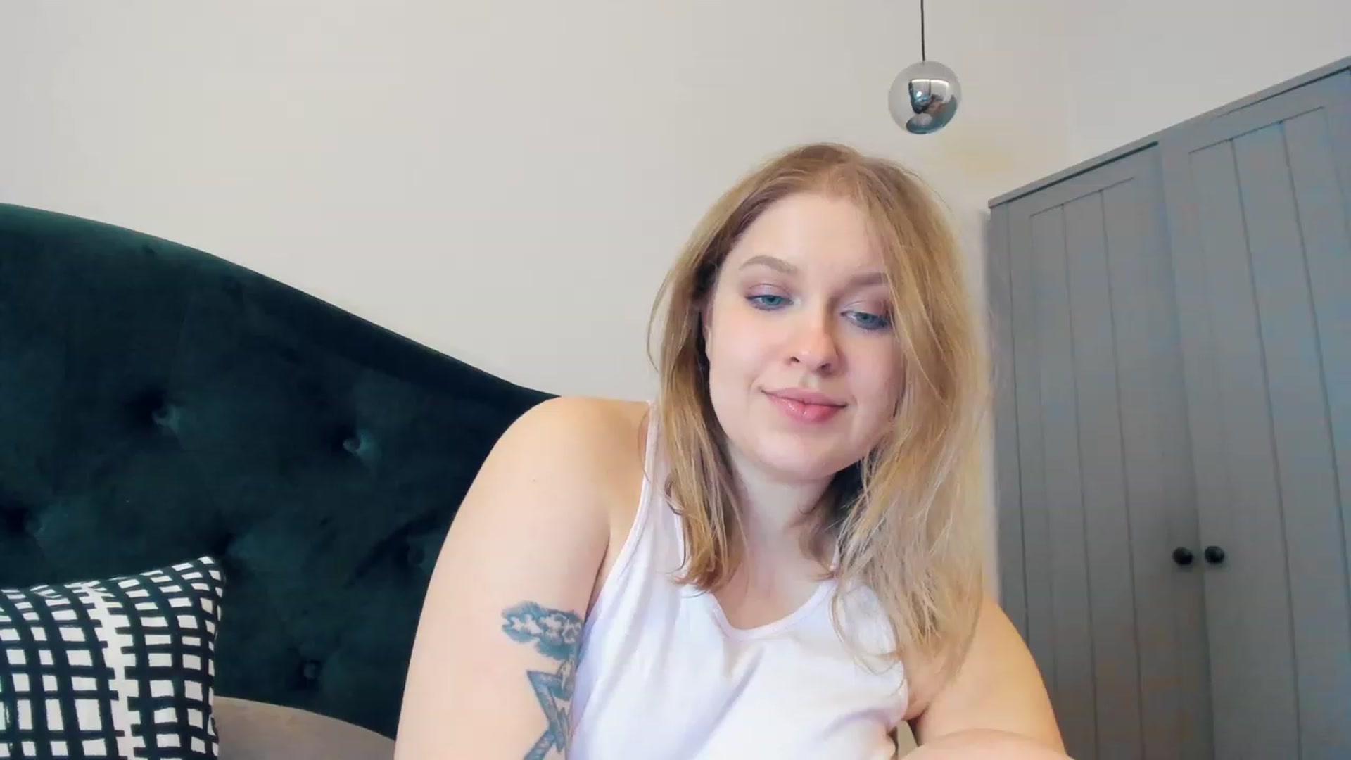 Gallery image thumbnail from SensualAdict's myfreecams stream on, 02/05/2023, 16:21 image 5 of 20