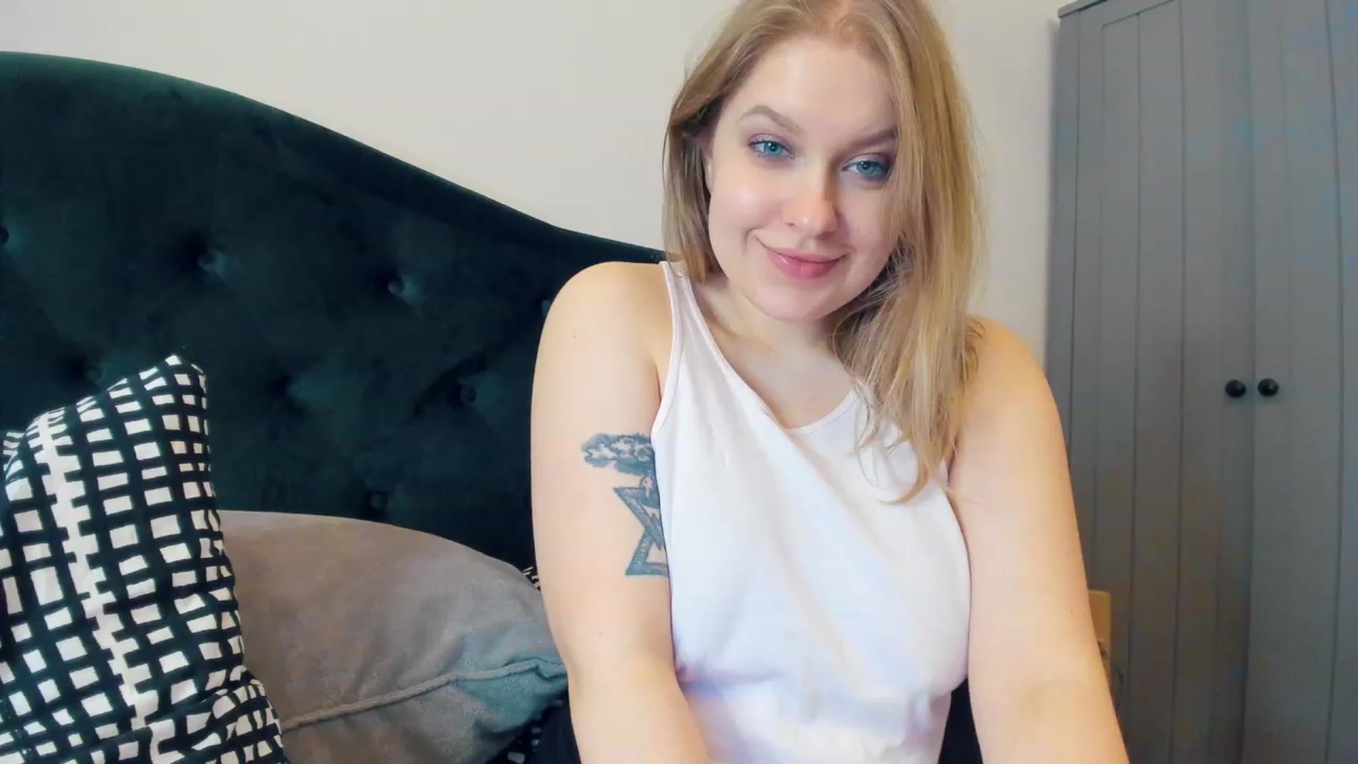 Gallery image thumbnail from SensualAdict's myfreecams stream on, 02/05/2023, 16:21 image 9 of 20