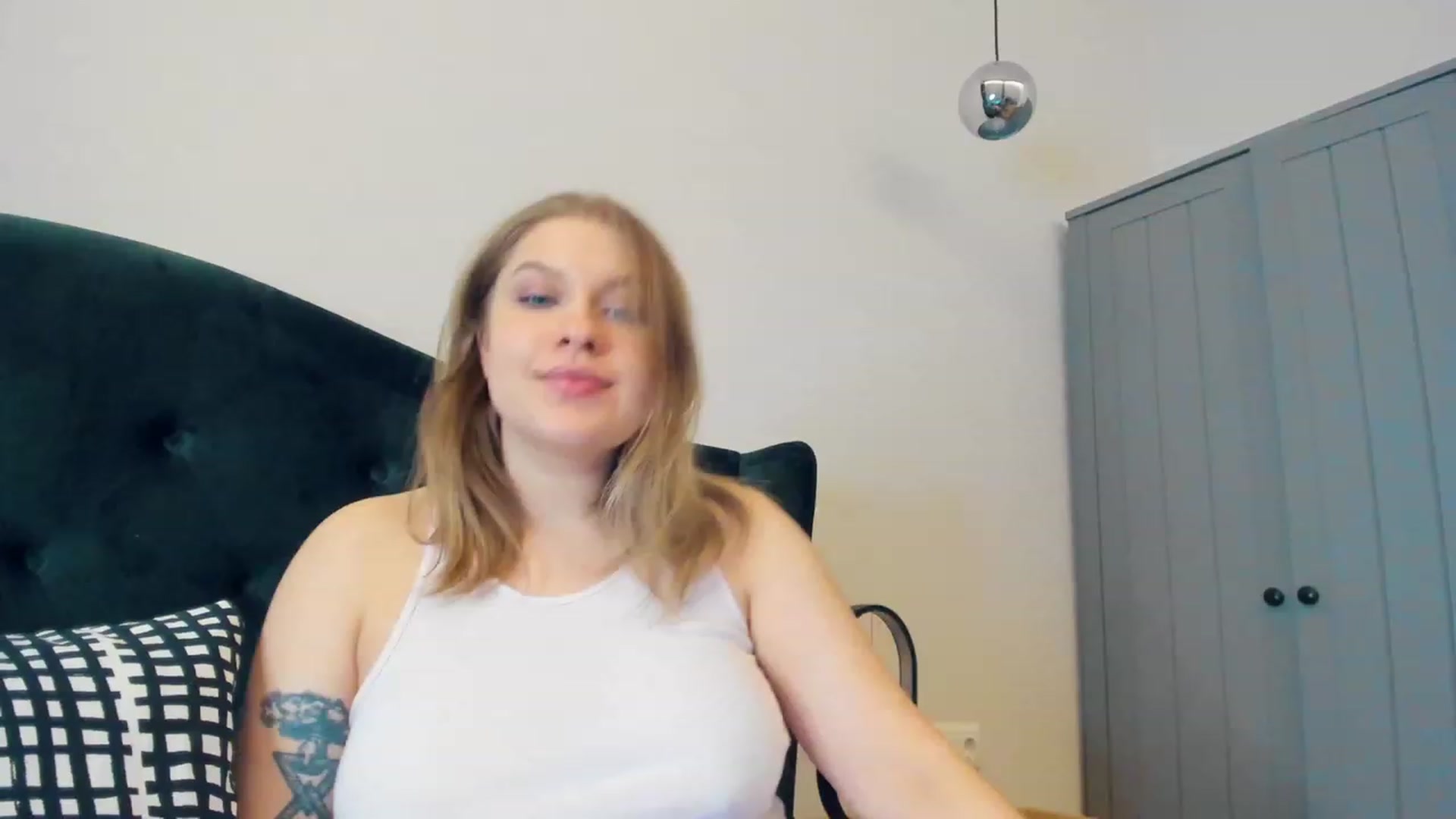 Gallery image thumbnail from SensualAdict's myfreecams stream on, 02/05/2023, 16:21 image 4 of 20