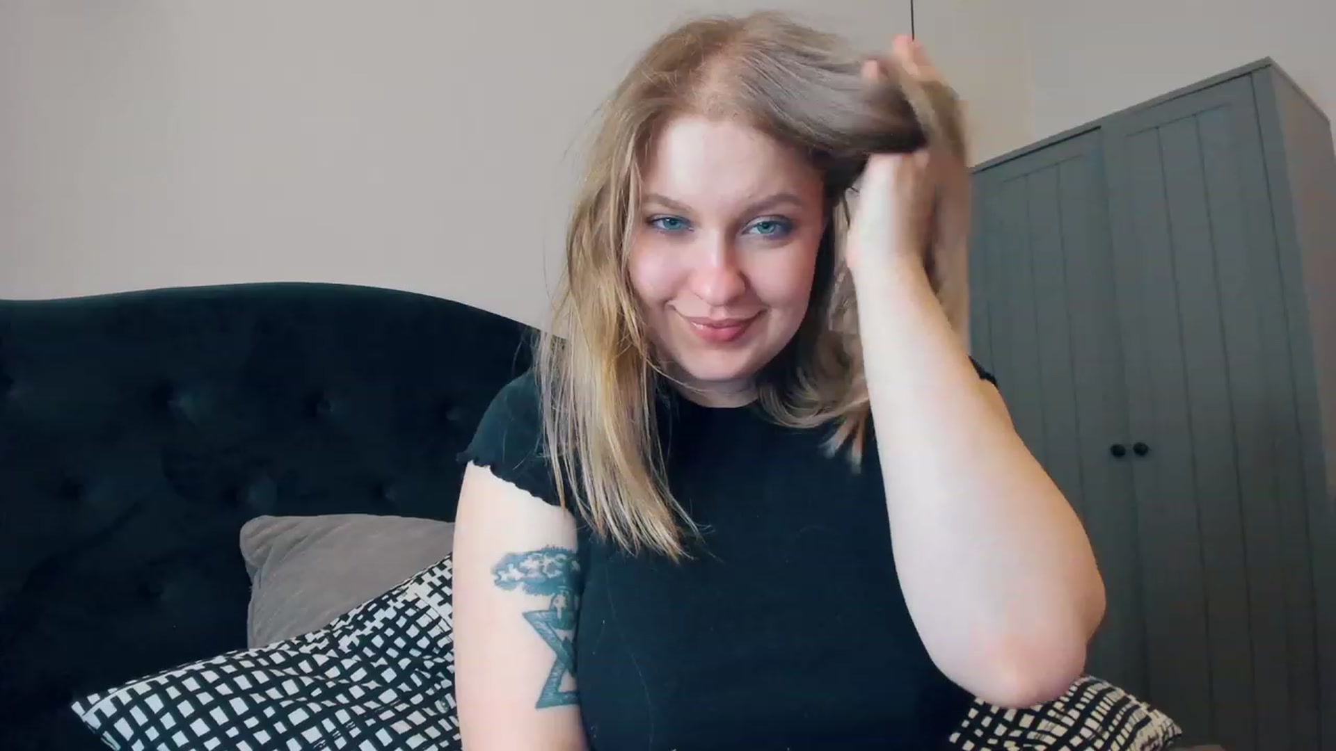 Gallery image thumbnail from SensualAdict's myfreecams stream on, 02/05/2023, 18:48 image 6 of 20
