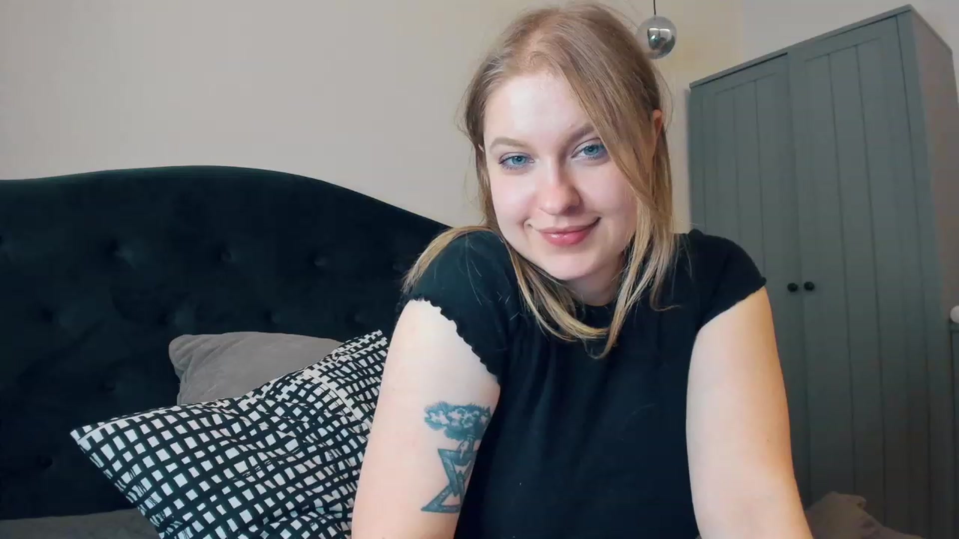 Gallery image thumbnail from SensualAdict's myfreecams stream on, 02/05/2023, 18:48 image 4 of 20