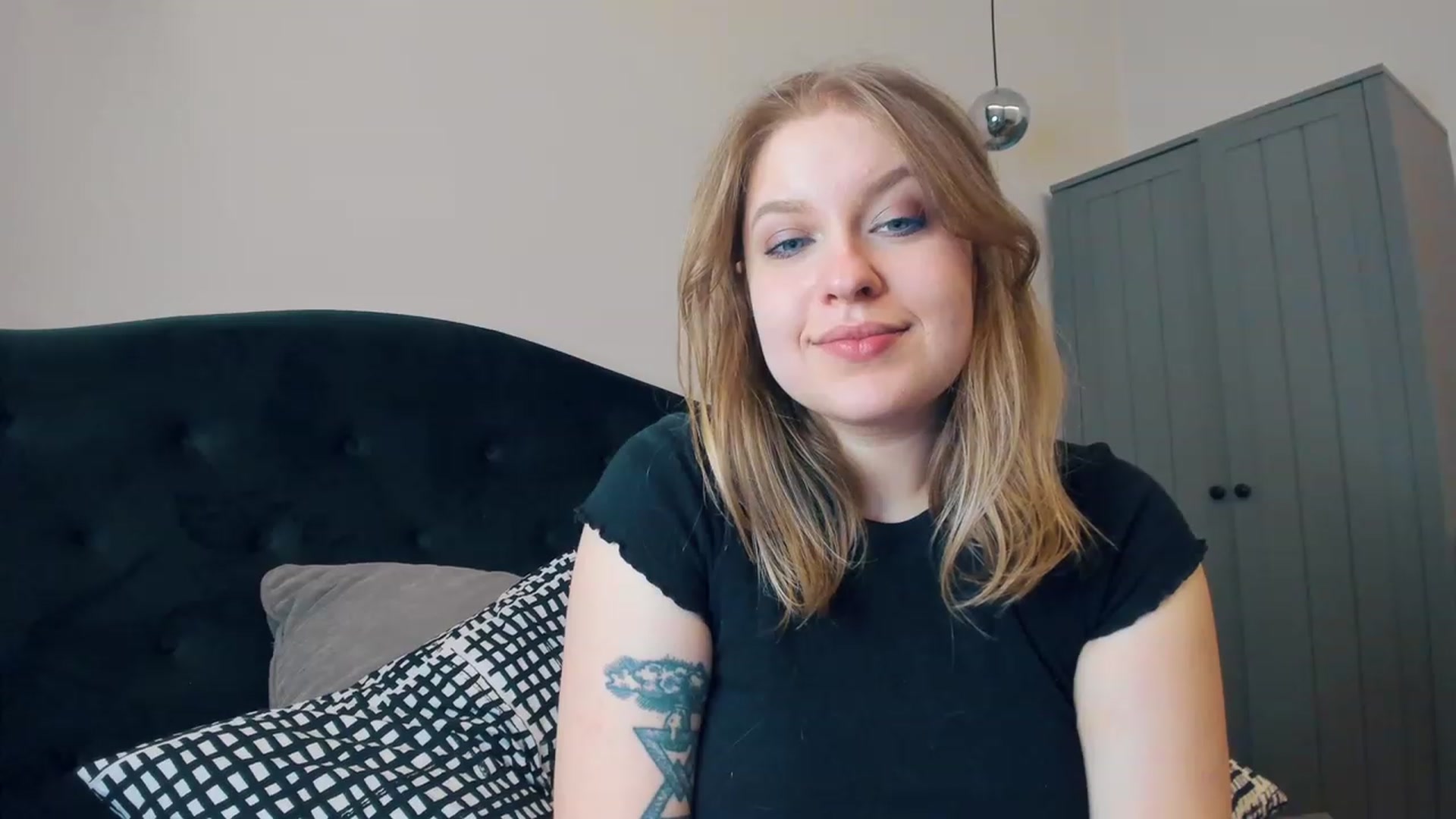 Gallery image thumbnail from SensualAdict's myfreecams stream on, 02/05/2023, 18:48 image 8 of 20
