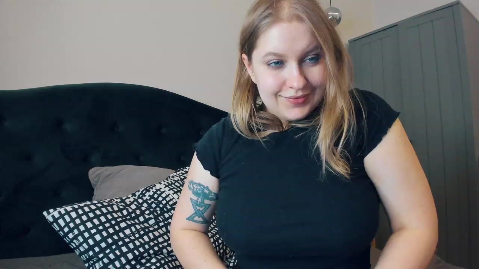 Gallery image thumbnail from SensualAdict's myfreecams stream on, 02/05/2023, 18:48 image 2 of 20