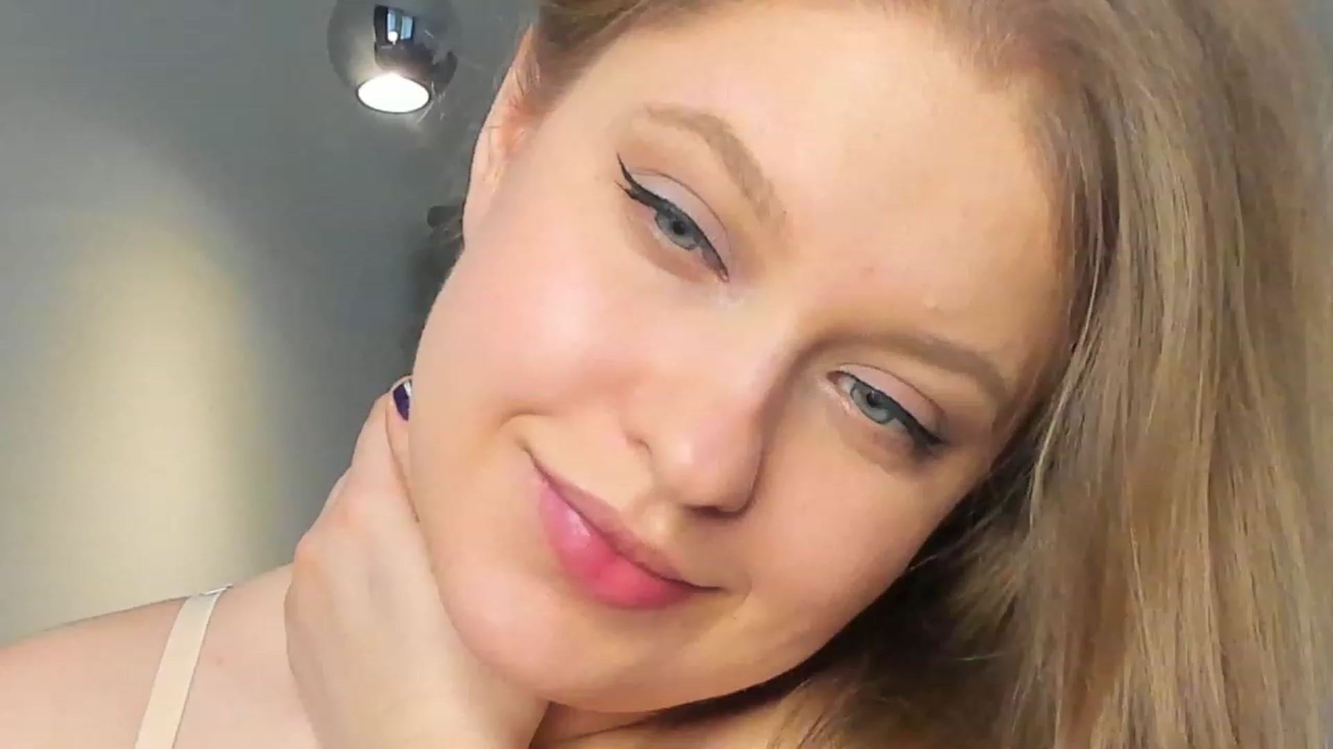 Gallery image thumbnail from SensualAdict's myfreecams stream on, 02/07/2023, 13:00 image 6 of 20