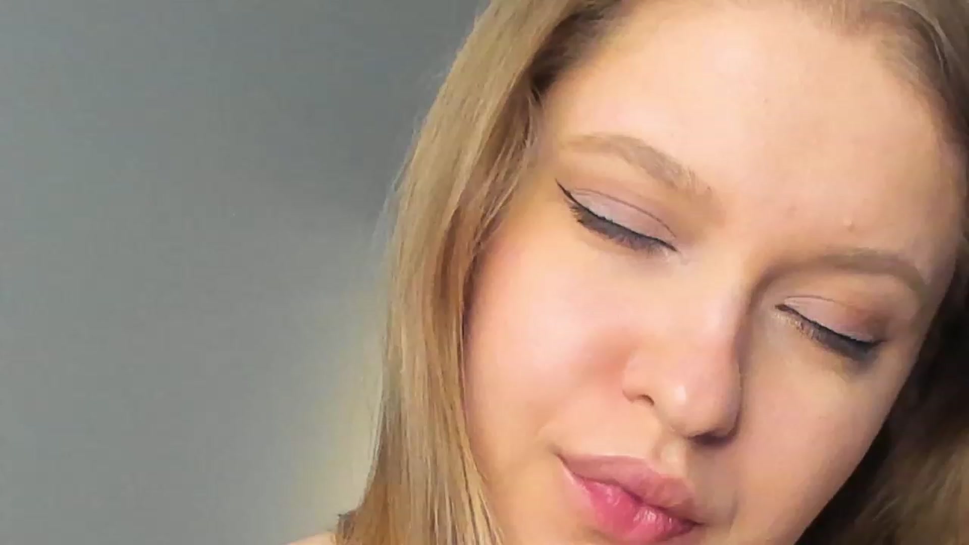 Gallery image thumbnail from SensualAdict's myfreecams stream on, 02/07/2023, 13:20 image 18 of 20
