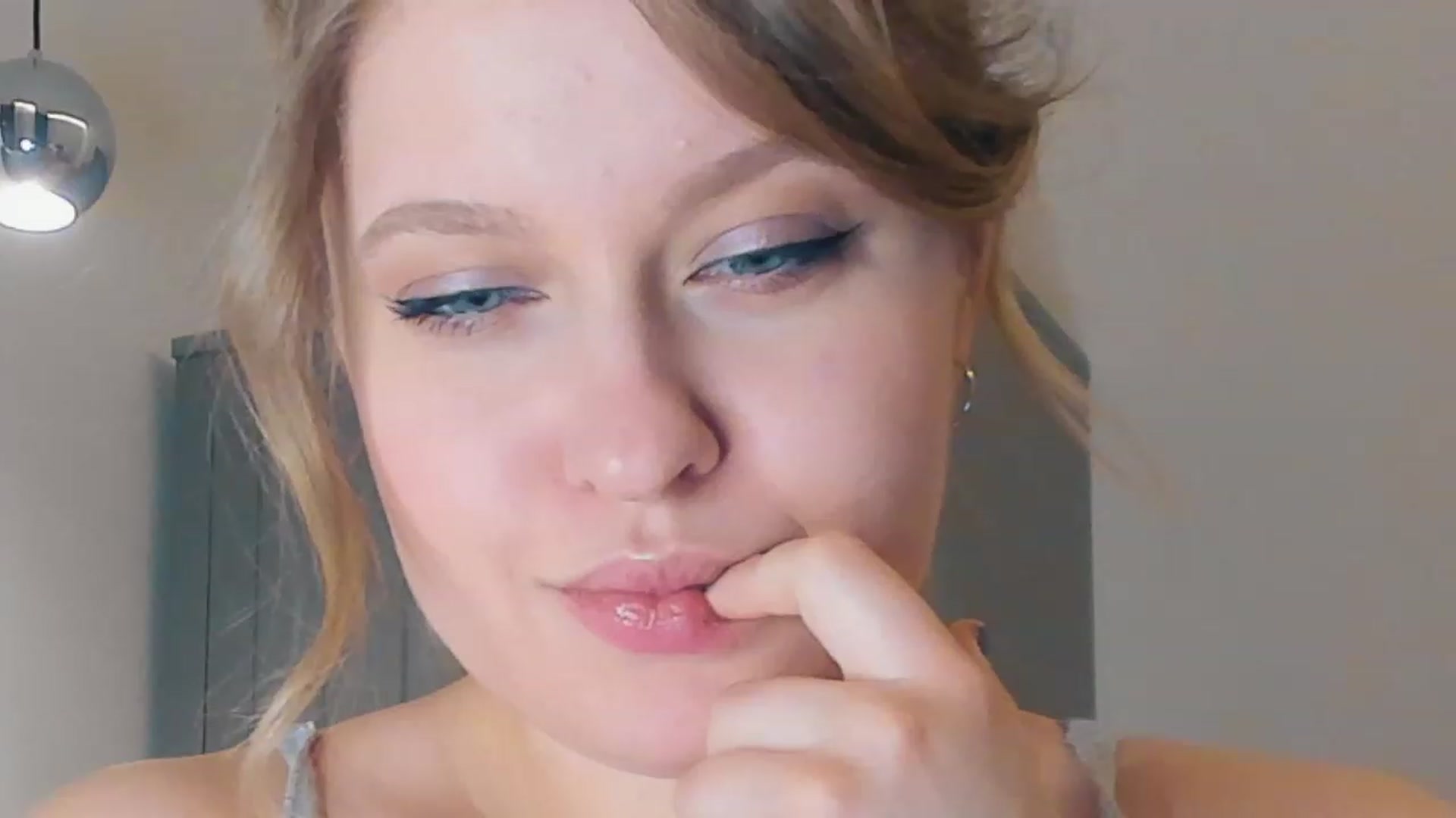 Gallery image thumbnail from SensualAdict's myfreecams stream on, 02/09/2023, 16:59 image 13 of 20